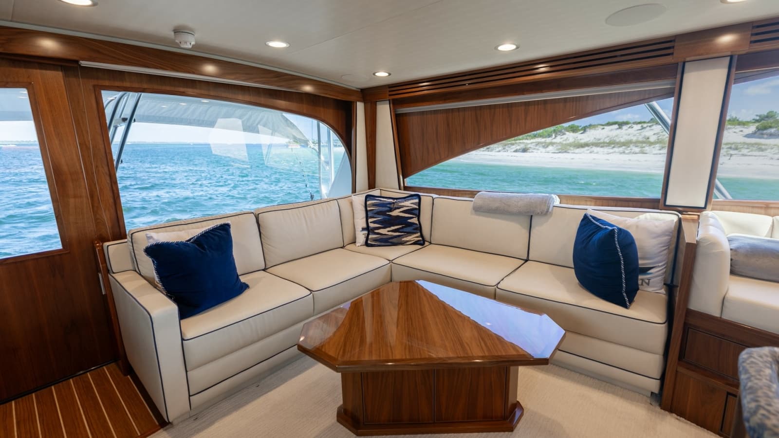 2022 Viking 68 Convertible - Photo 13