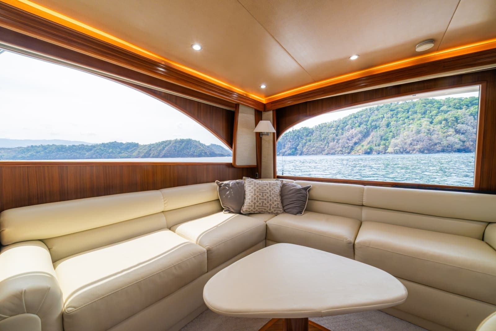 2012 Viking 60 Convertible - Photo 26