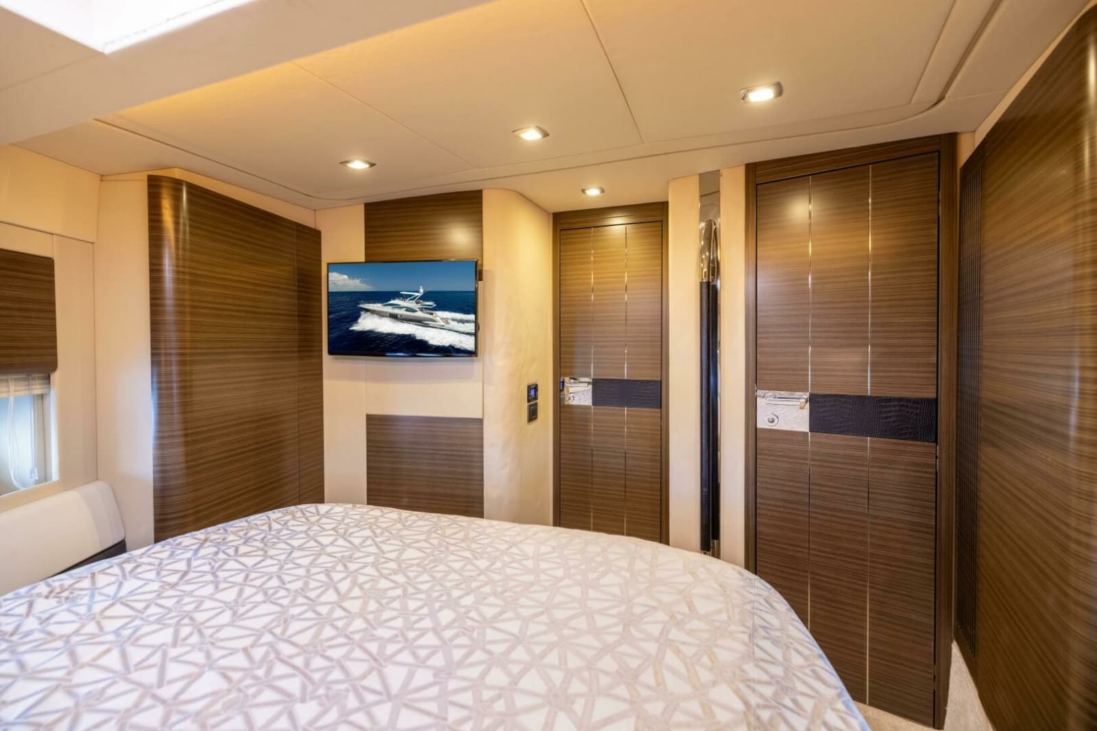 2015 Azimut 64 Flybridge - Photo 24