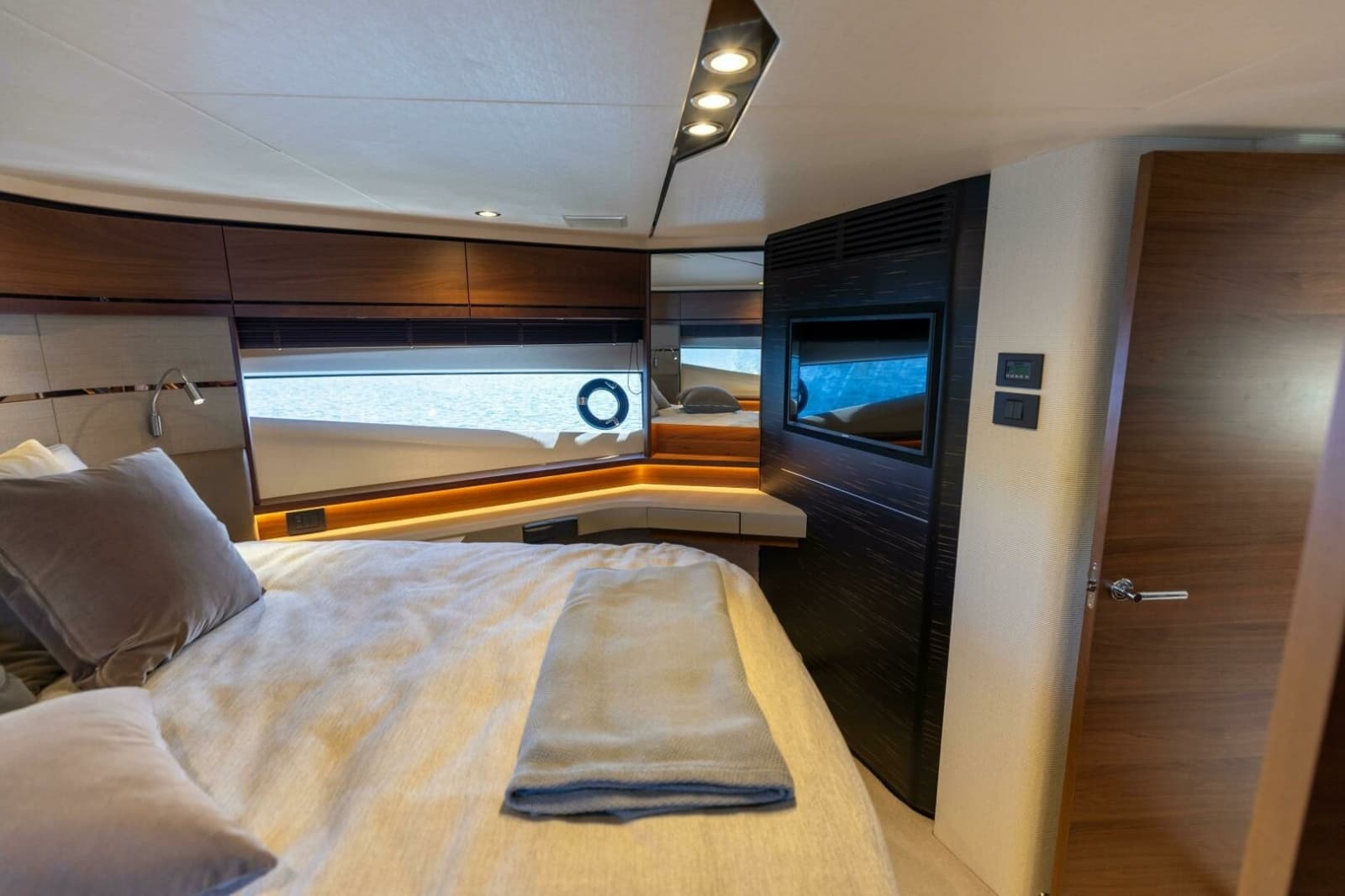 2019 Princess S65 - Photo 41