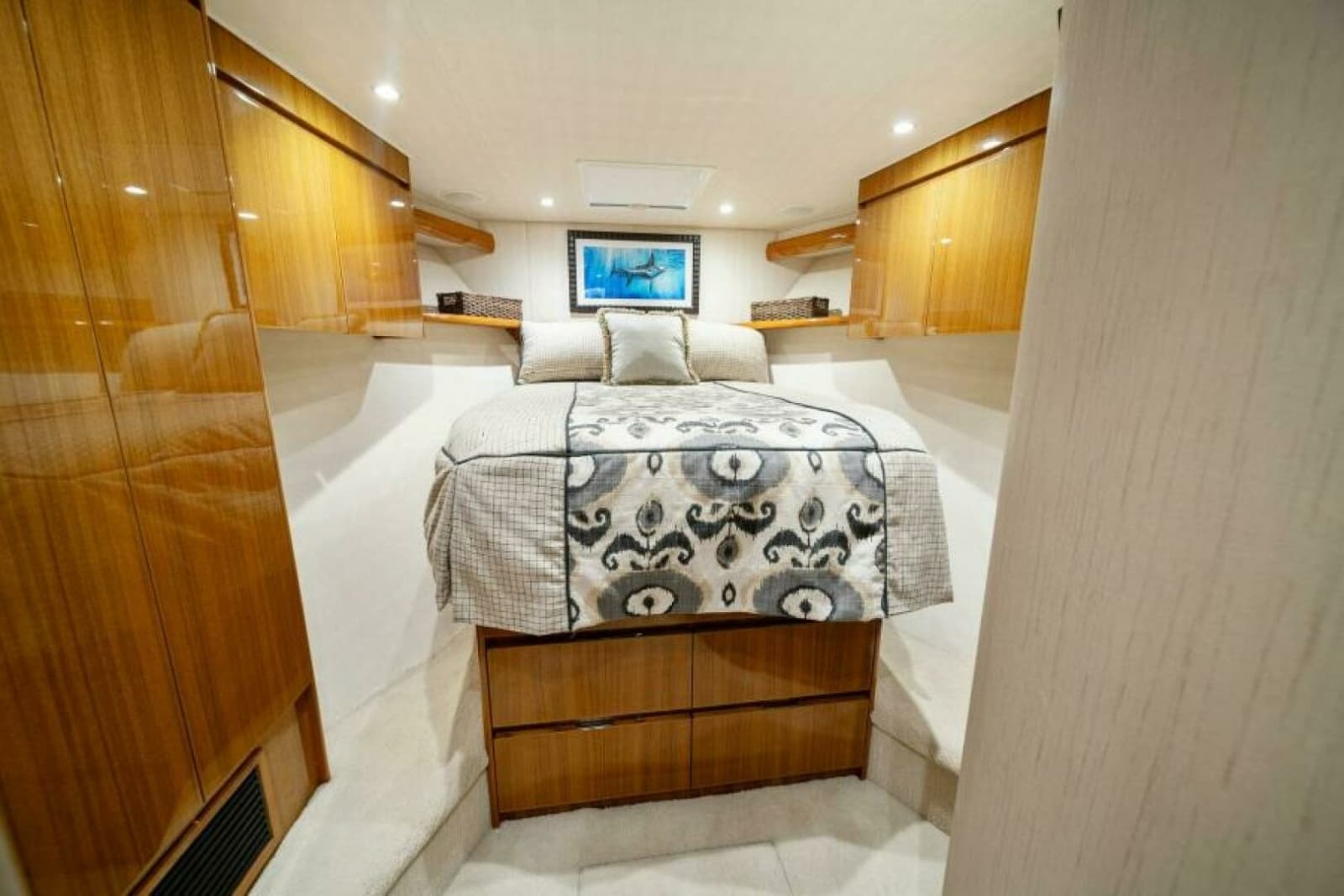 2016 Viking 55 Convertible - Photo 17