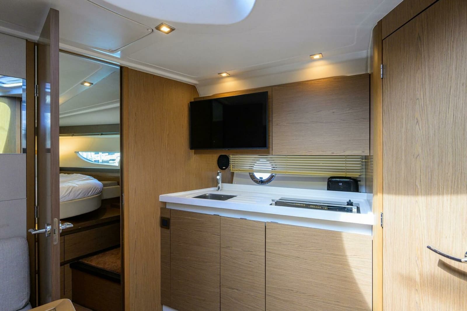 2015 Beneteau 38 GT - Photo 6
