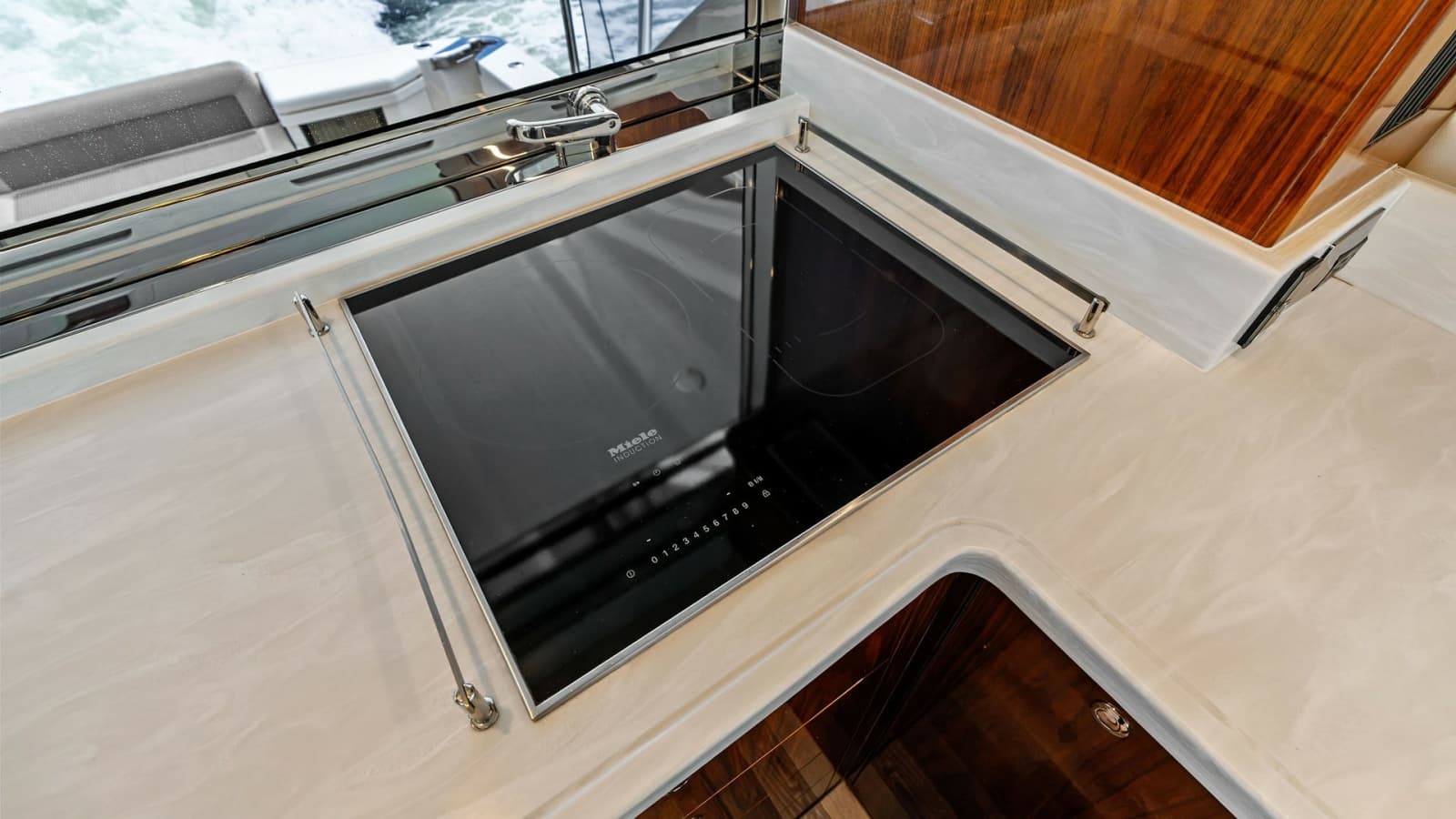 2021 Riviera 57 Enclosed Bridge - Photo 62