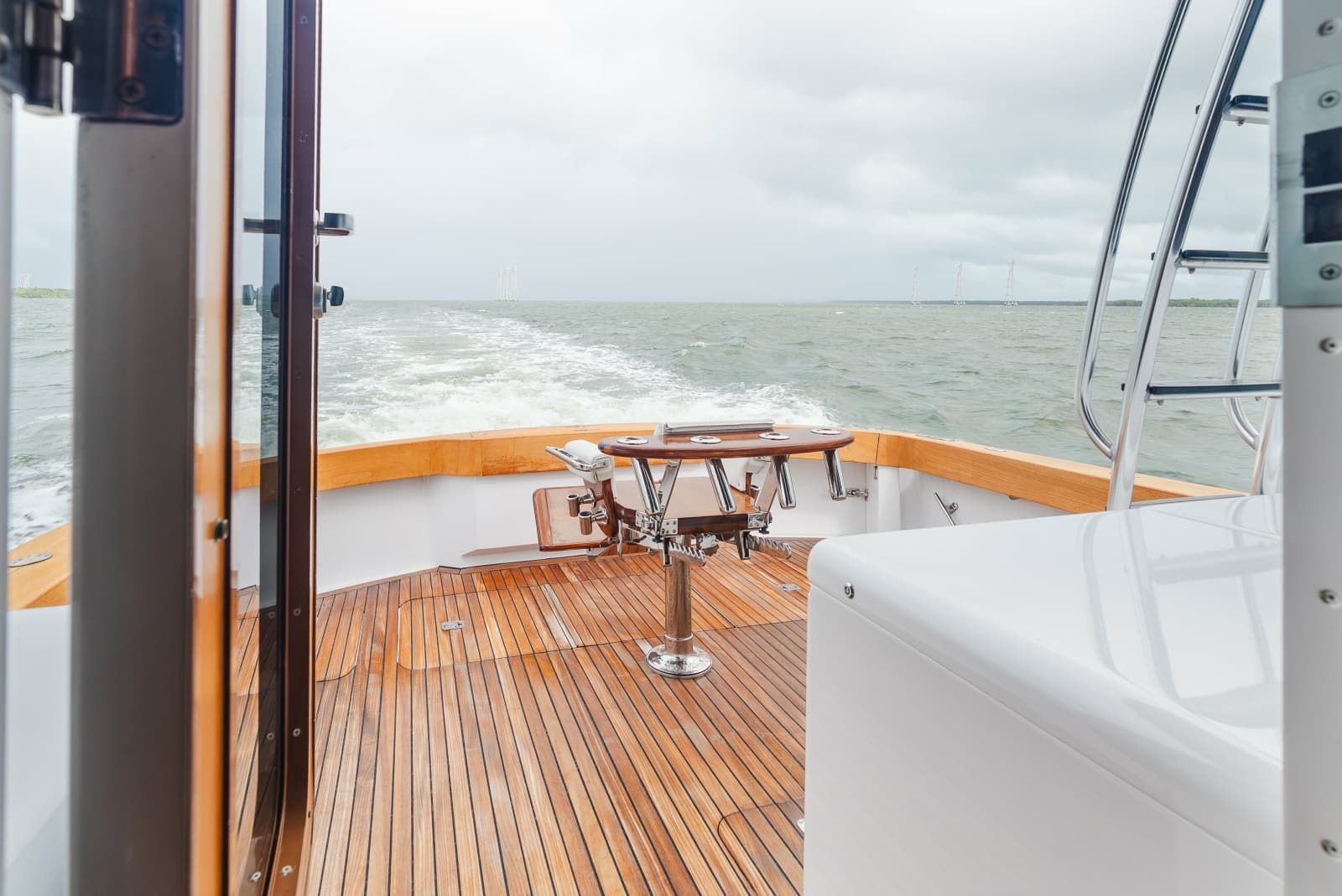 2005 Hatteras 60 Convertible - Photo 15