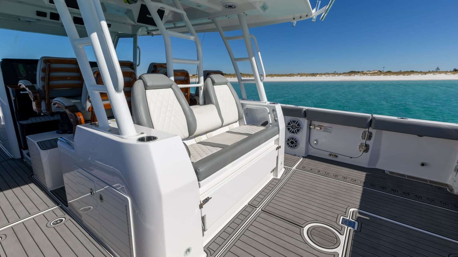 2024 Everglades 455 Center Console - Photo 19