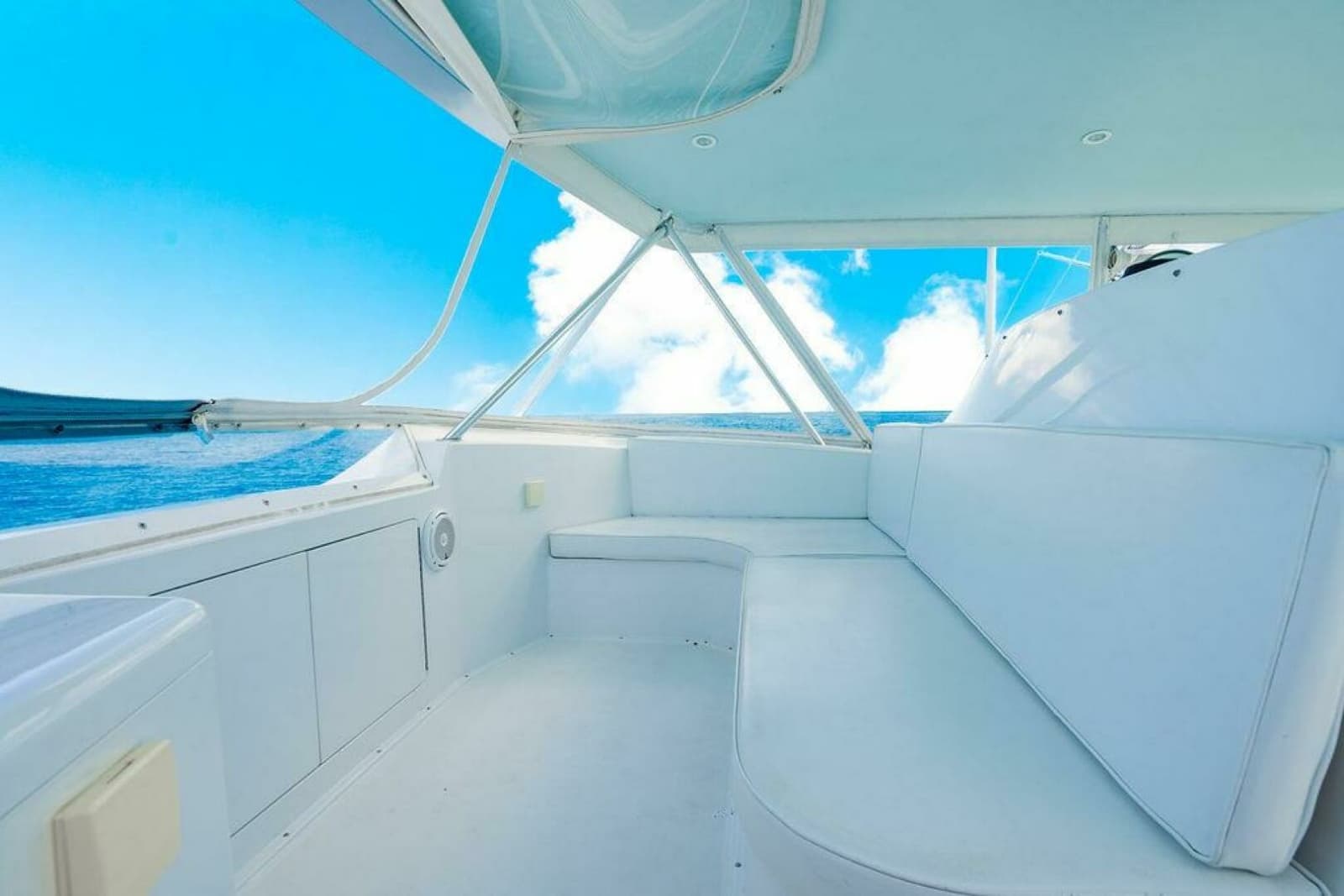 1999 Viking 55 Convertible - Photo 73