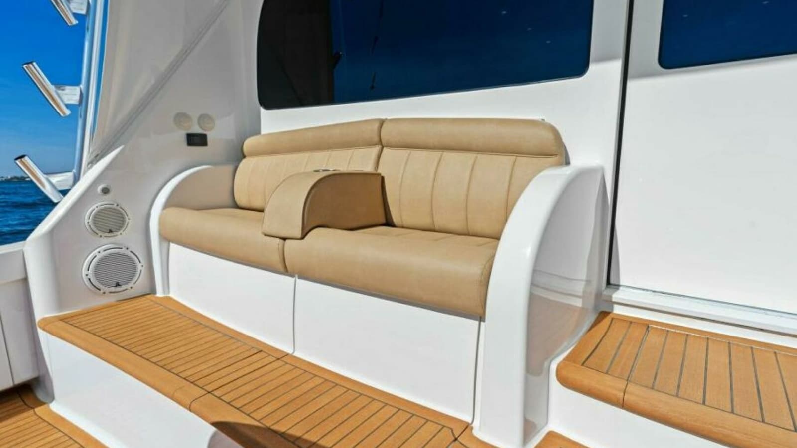 2013 Viking 55 Convertible - Photo 38