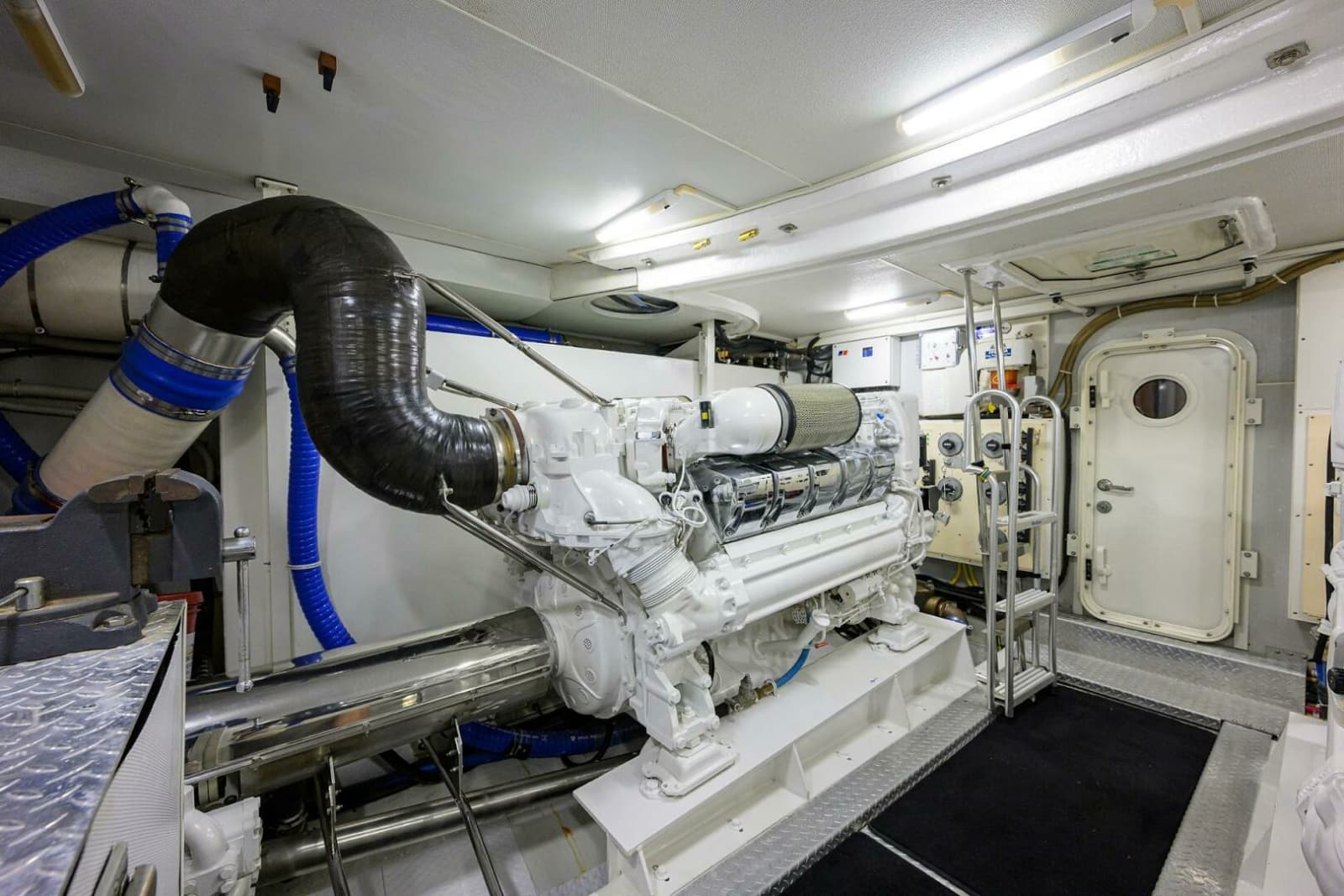 2005 Marquis 65 Motor Yacht - Photo 54
