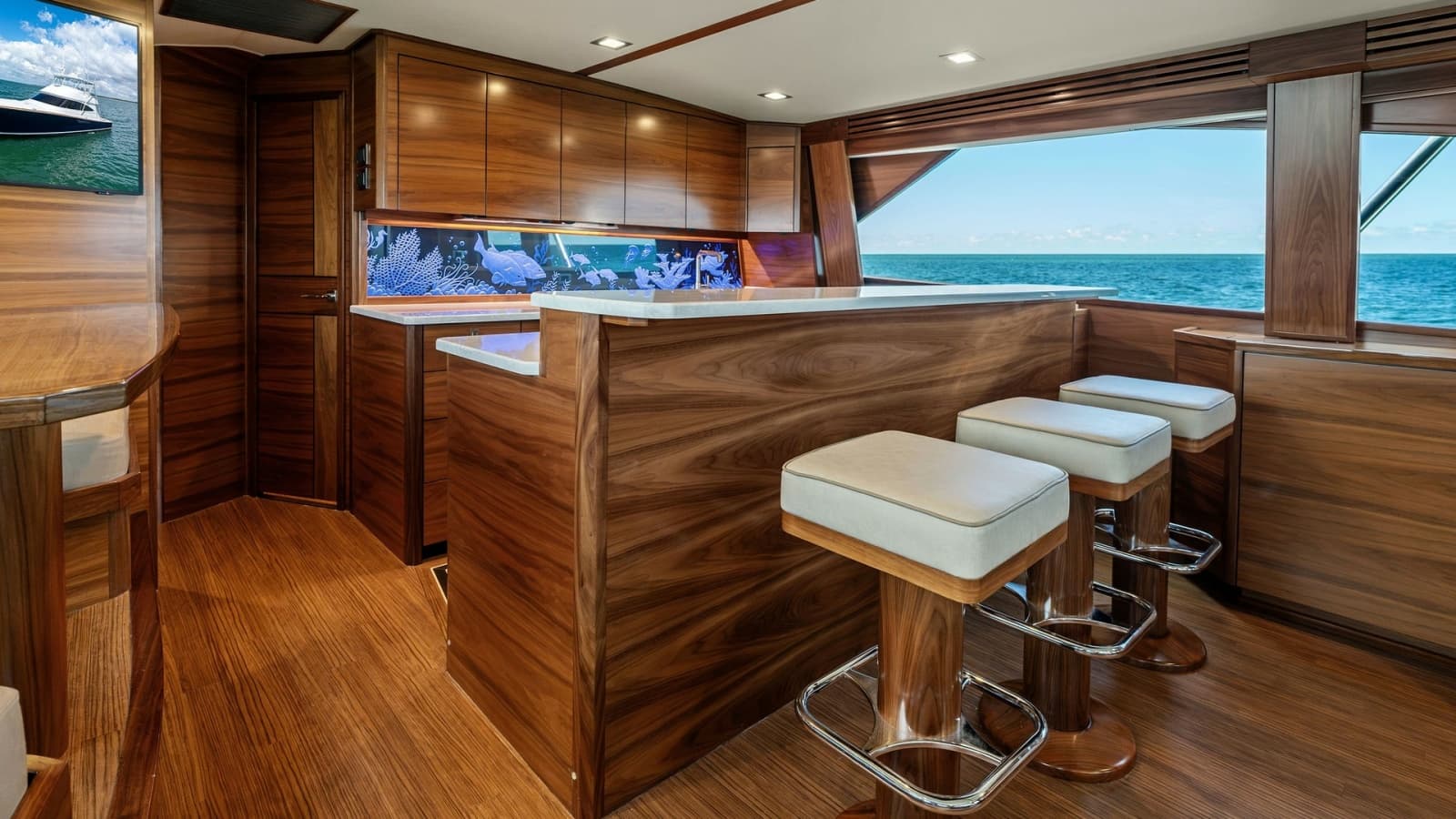 2024 Viking 68 Convertible - Photo 11