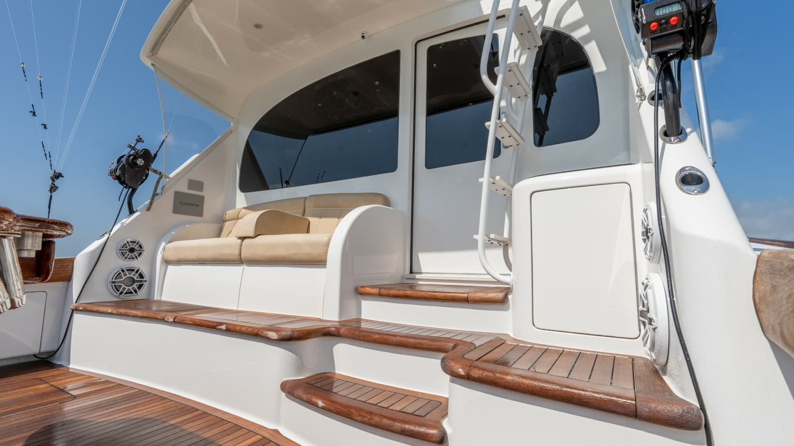 2017 Viking 55 Convertible - Photo 44