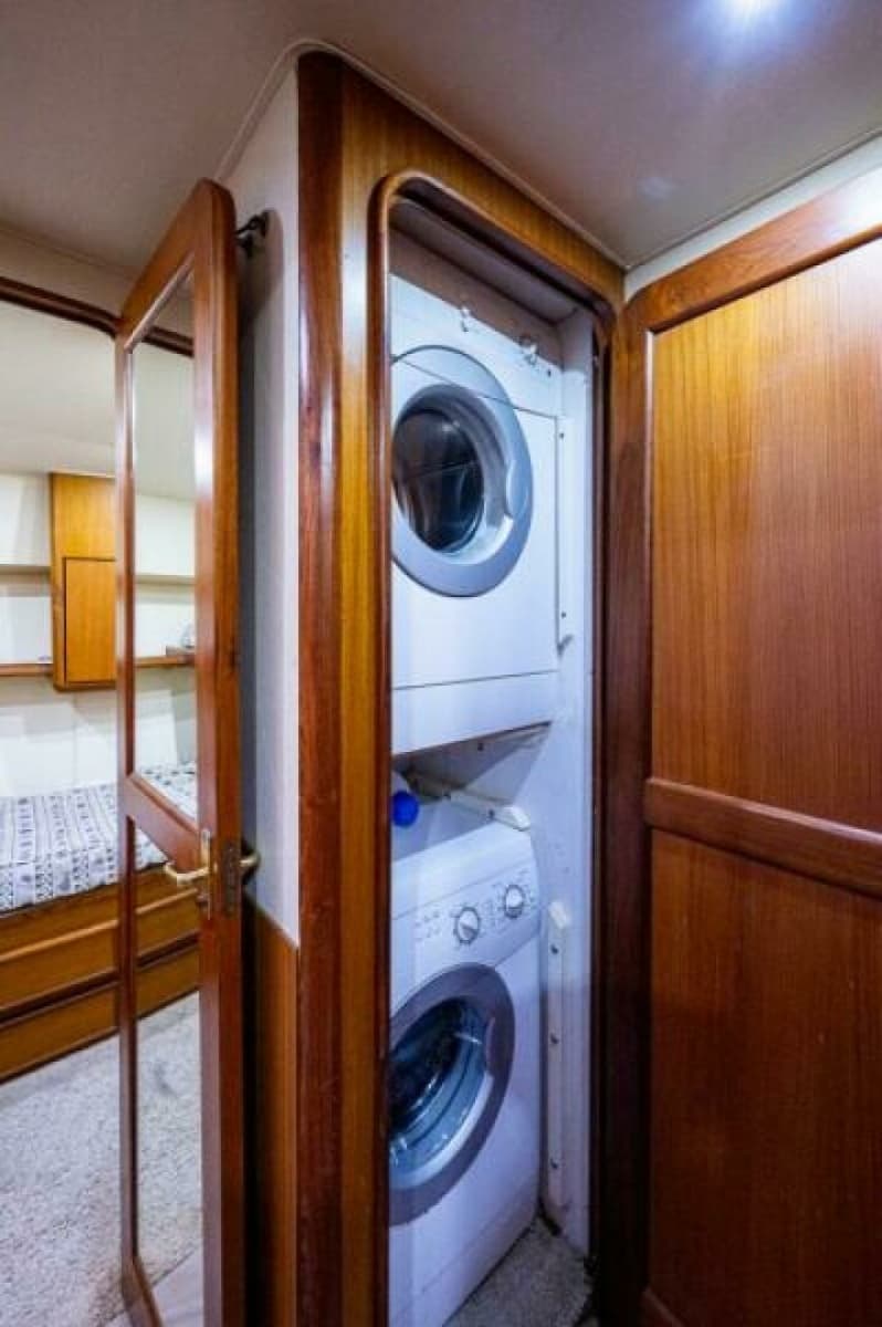 1999 Ocean Yachts 60 Convertible - Photo 32