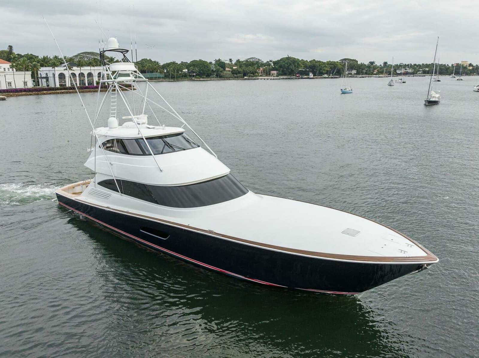 2017 Viking 92 Enclosed Bridge - Photo 2