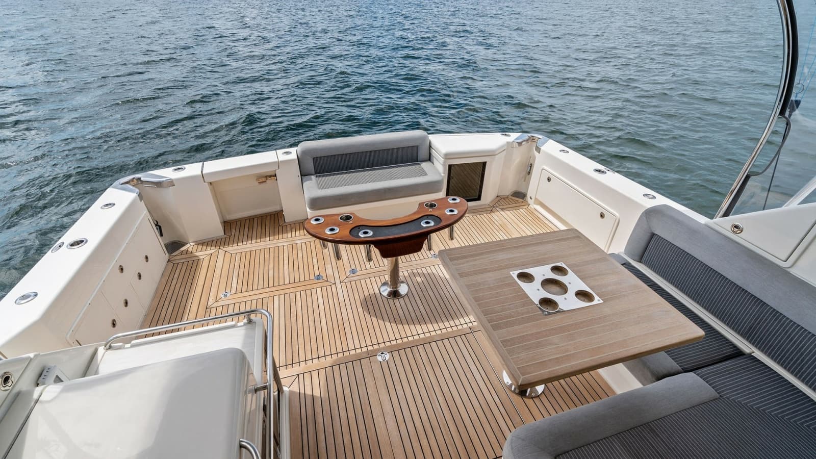 2021 Riviera 57 Enclosed Bridge - Photo 29