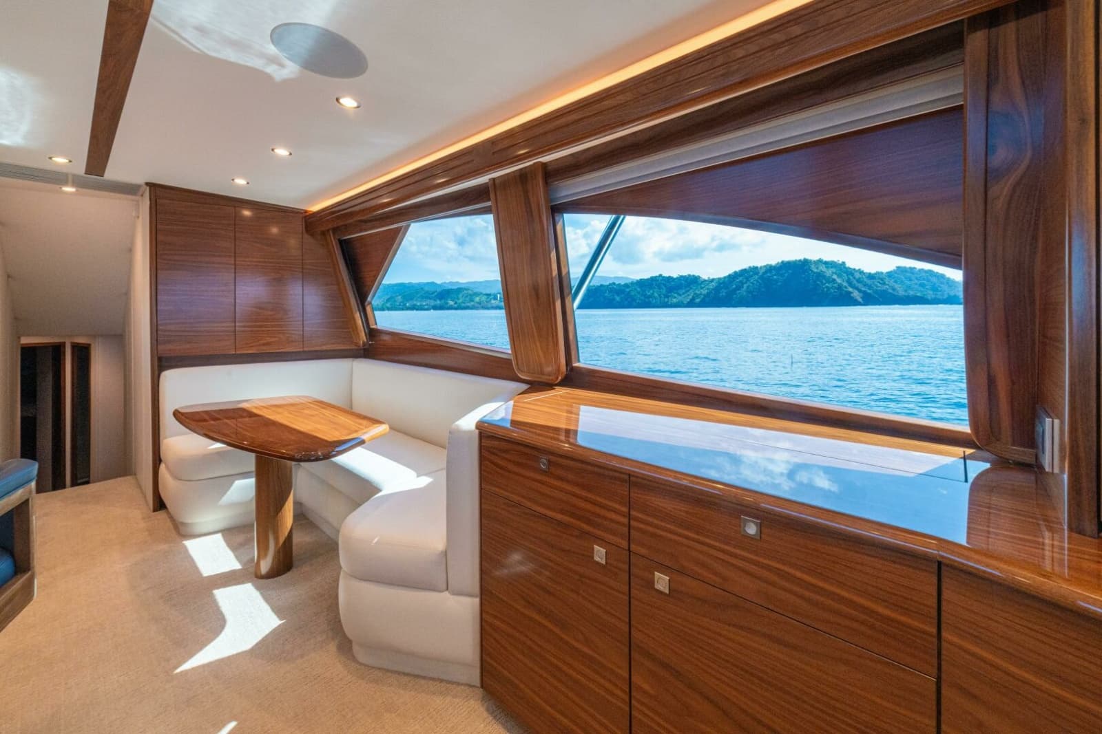 2025 Viking 58 Convertible - Photo 16