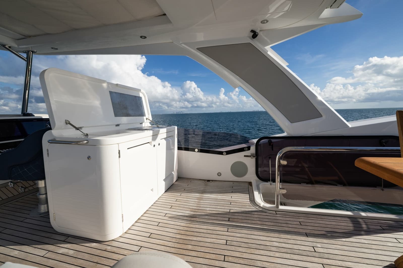 2022 Sunseeker Manhattan 68 - Photo 22