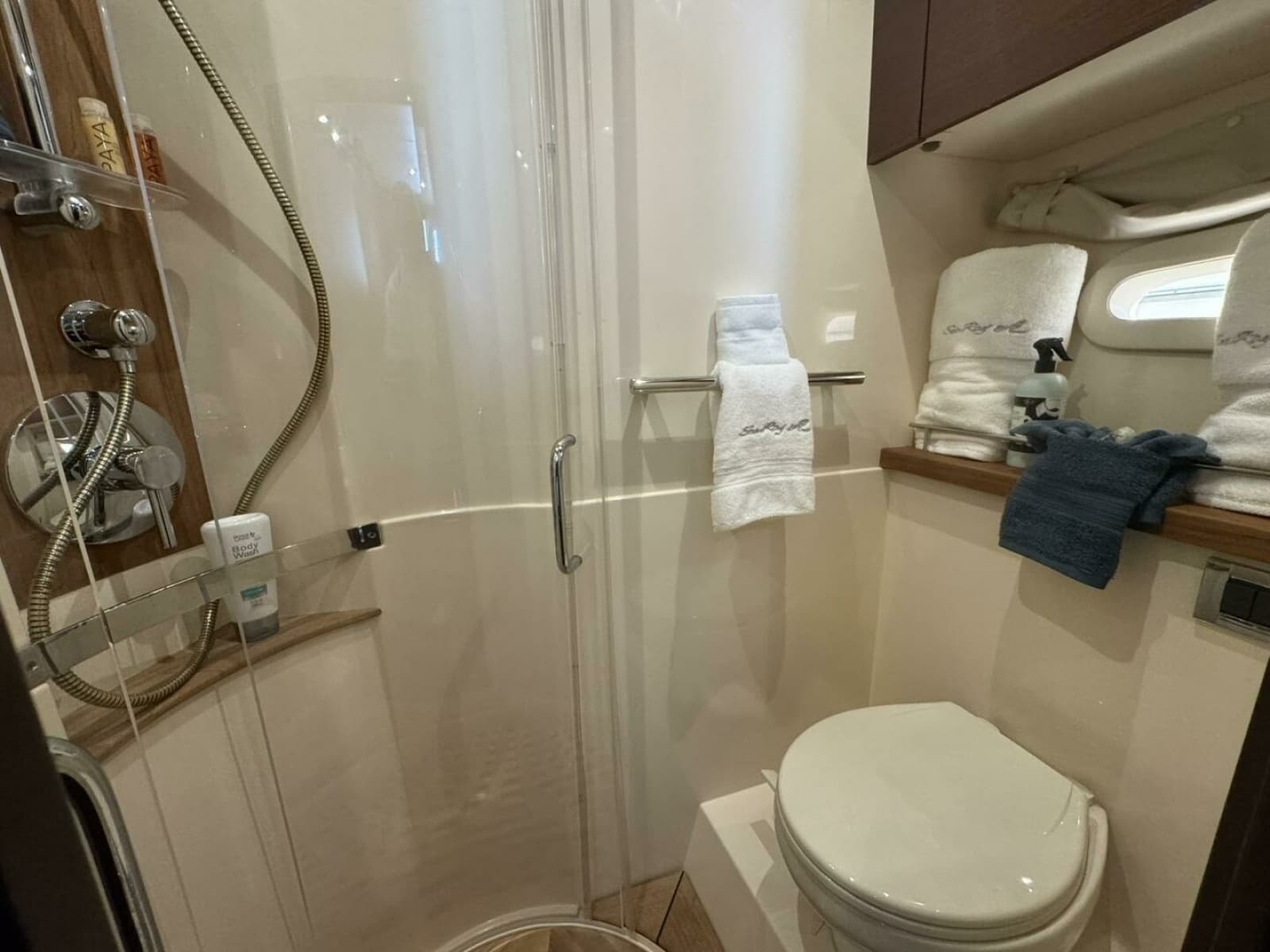 2016 Sea Ray 470 Sundancer - Photo 18