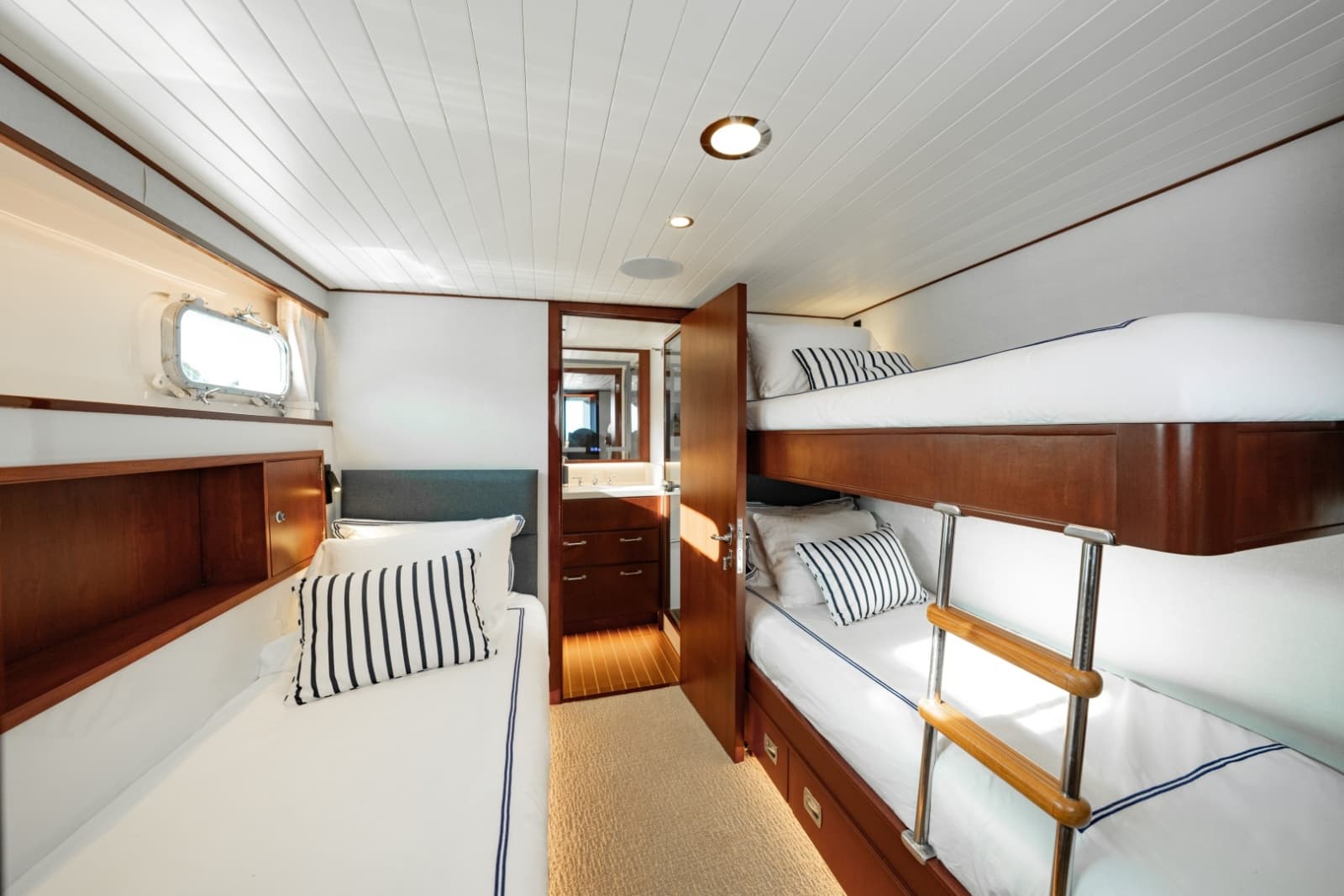 1971 Feadship 101 - Photo 71