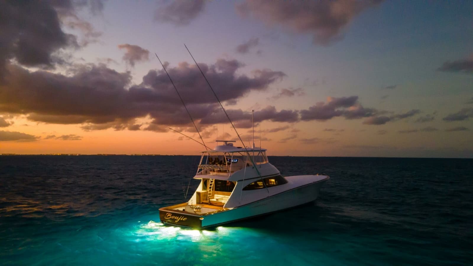 2025 Viking 82 Convertible - Photo 84