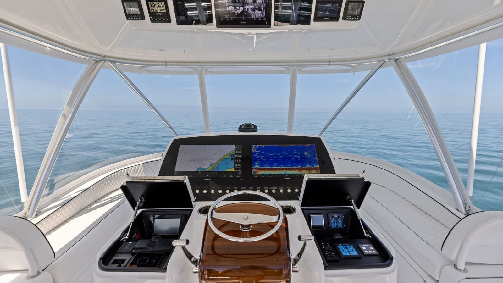 2024 Viking 54 Convertible - Photo 31