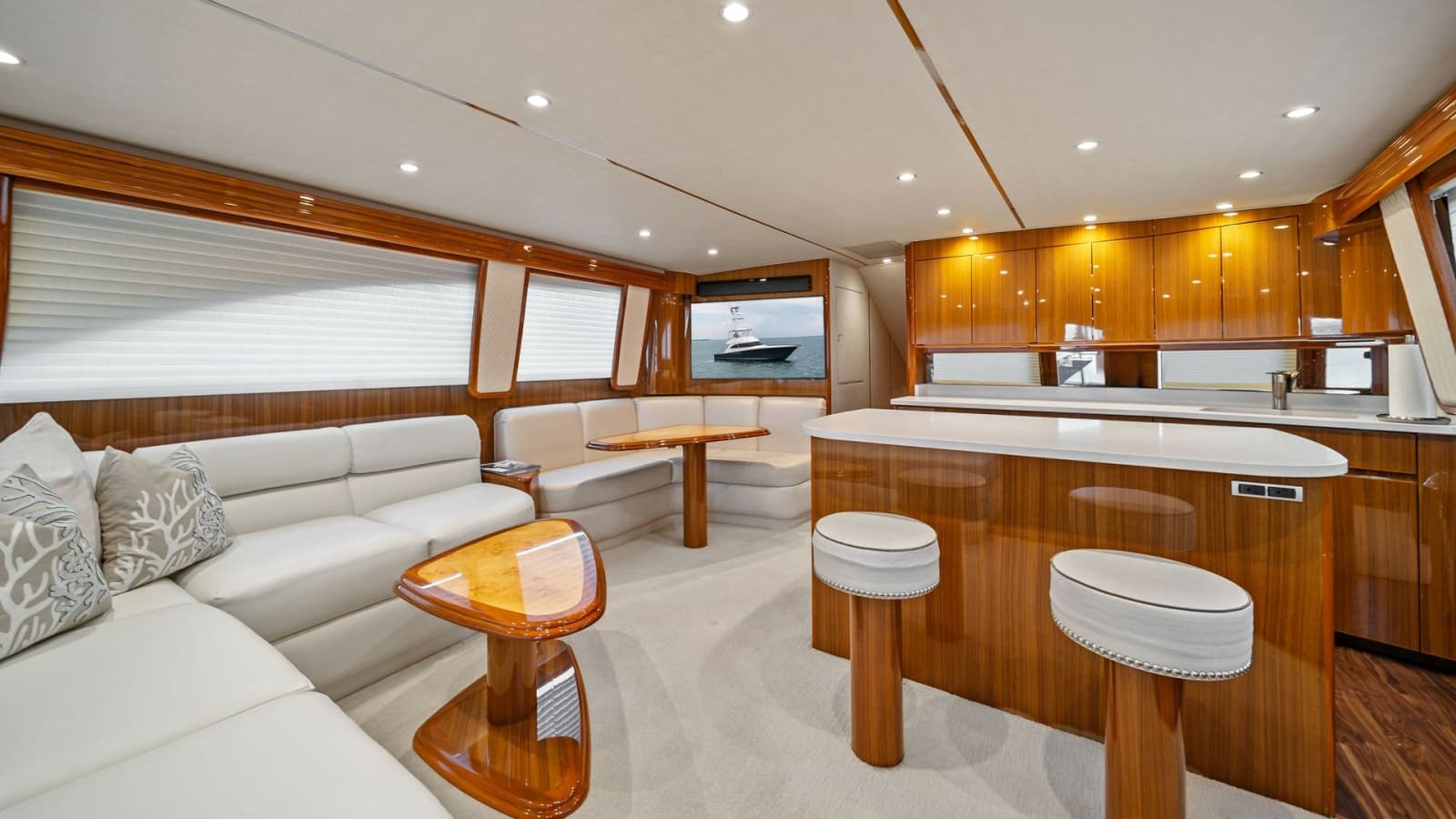 2015 Viking 55 Convertible - Photo 2