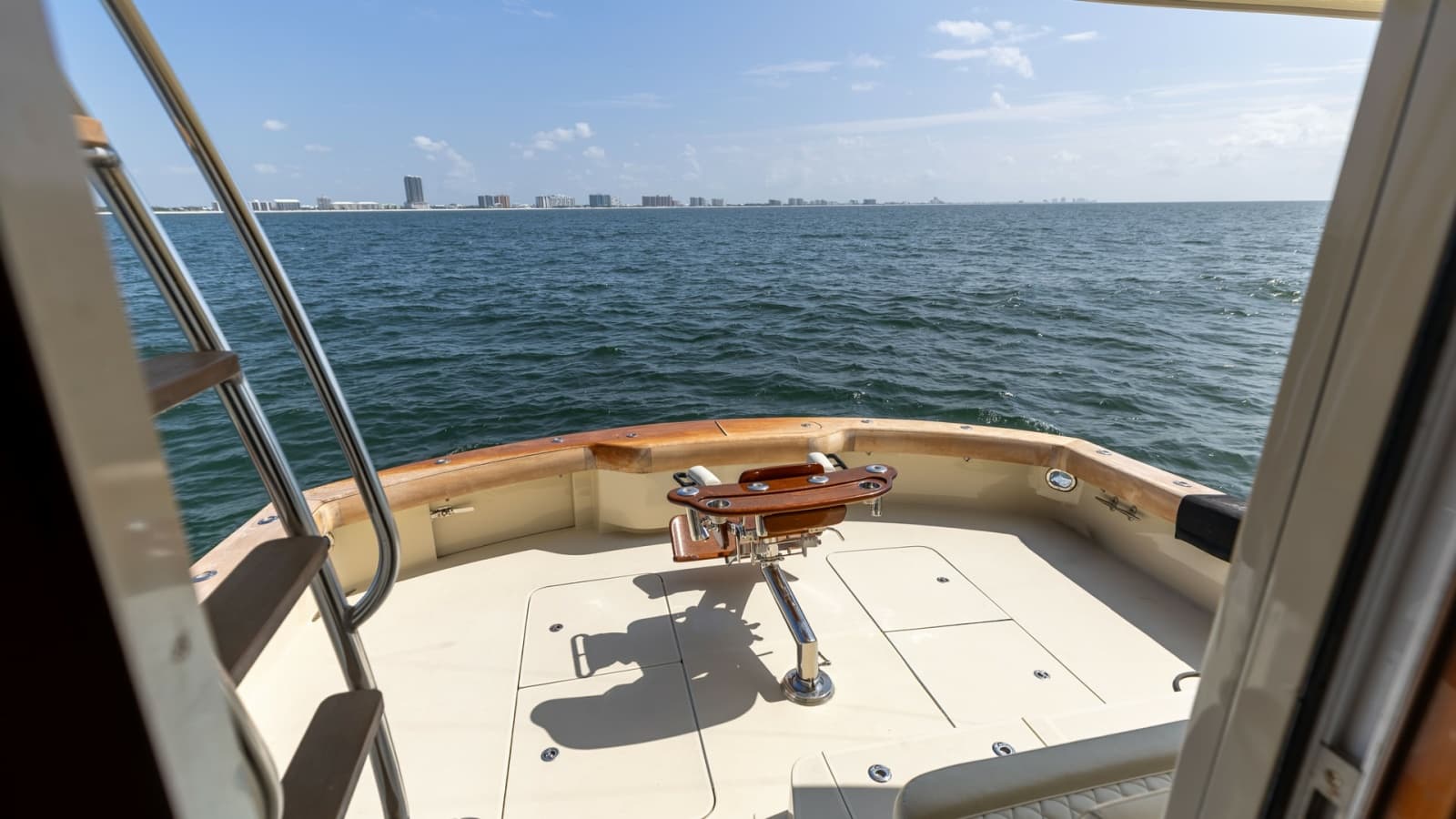 2007 Hatteras 68 Convertible - Photo 39