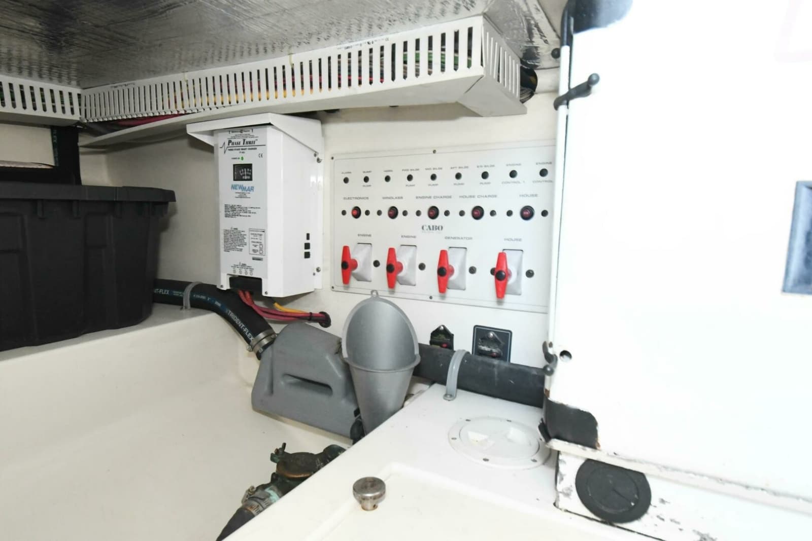 2001 Cabo 35 Flybridge - Photo 32