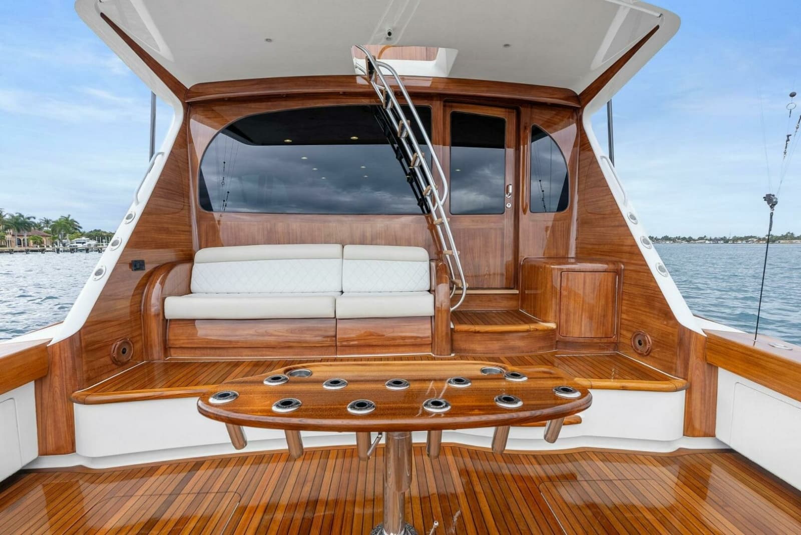 2022 Viking 68 Enclosed Bridge - Photo 60