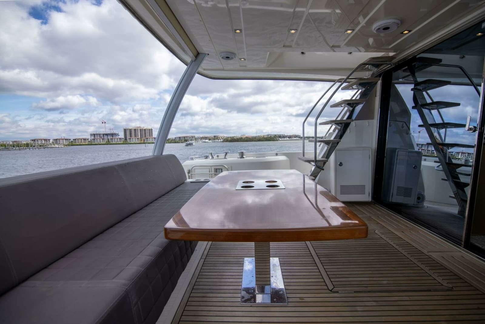 2018 Prestige 680 Flybridge - Photo 34