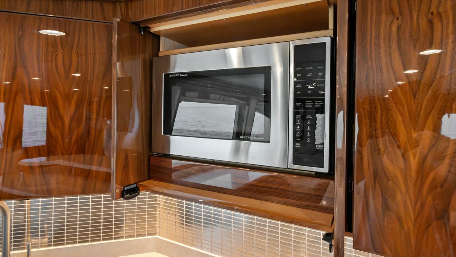 2021 Viking 72 Enclosed Bridge - Photo 23