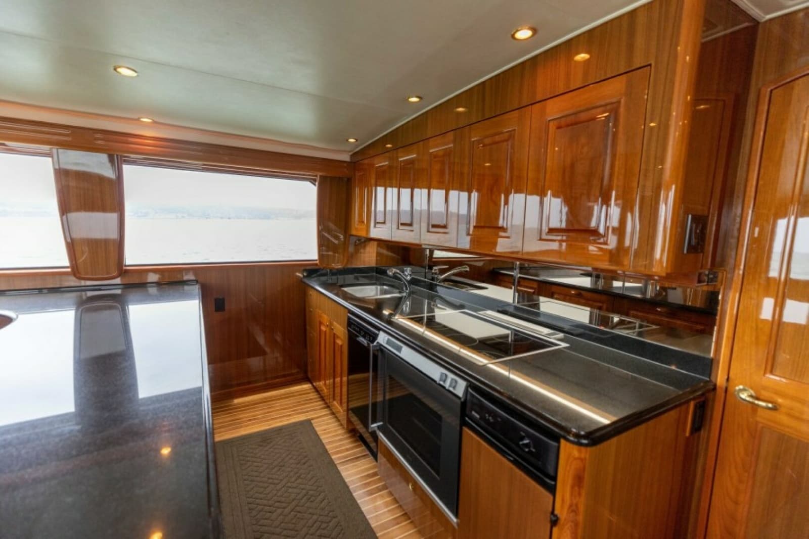2006 Viking 74 Enclosed Bridge - Photo 44