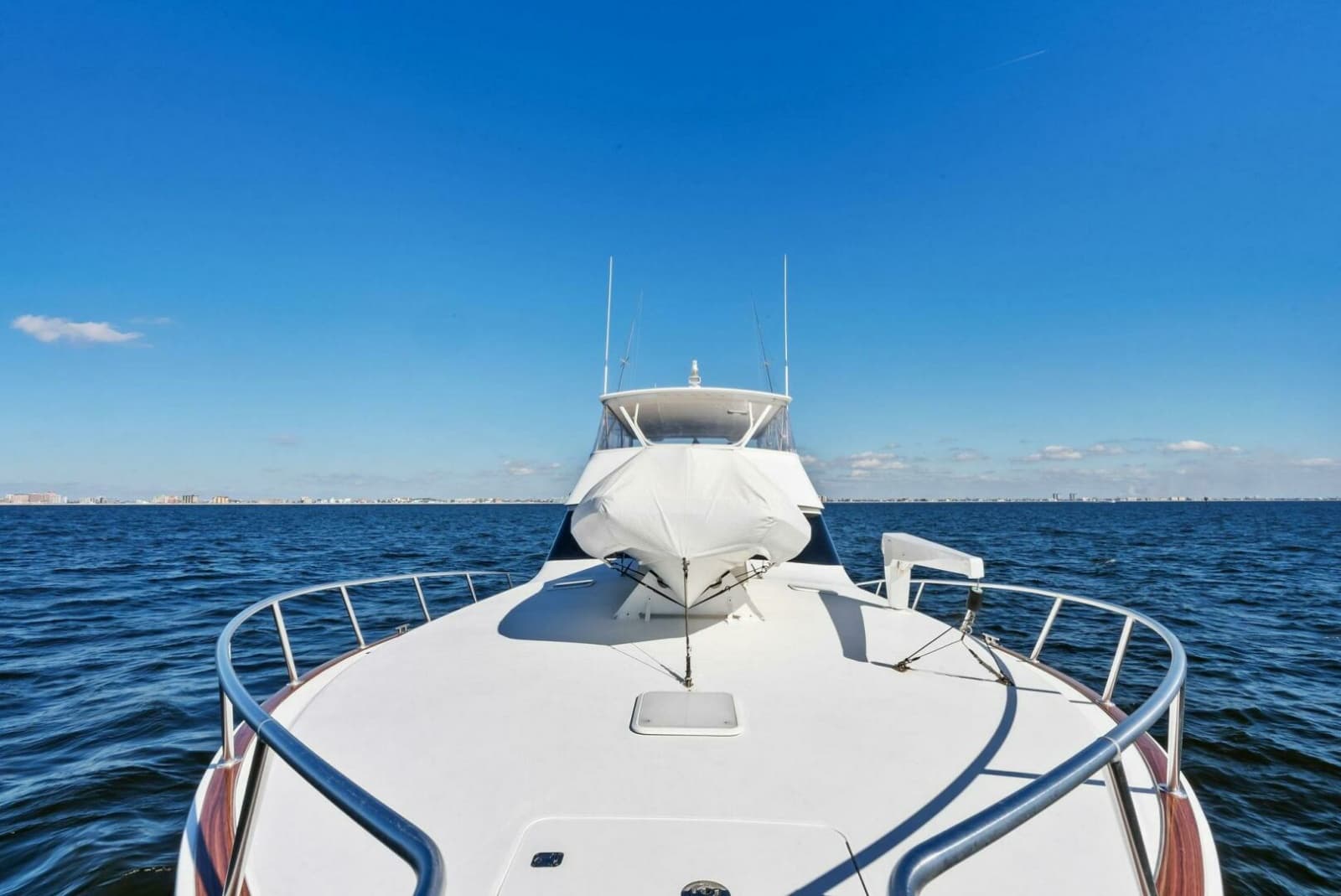 2002 Viking 65 Convertible - Photo 48