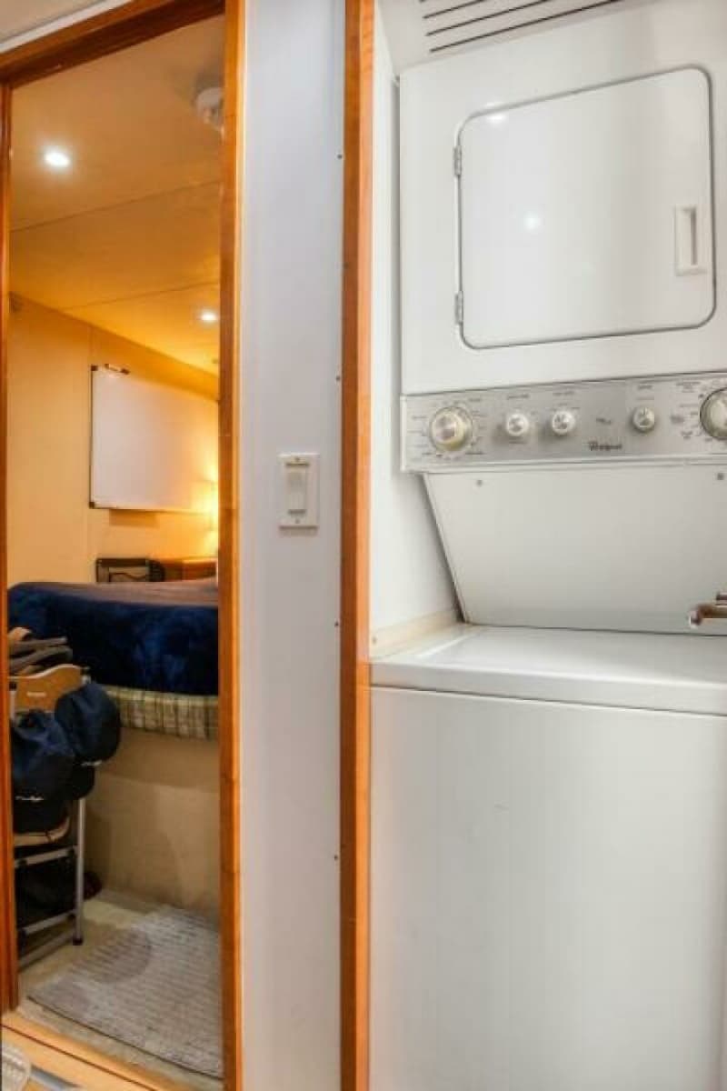 2007 Hatteras 80 Enclosed Bridge - Photo 65