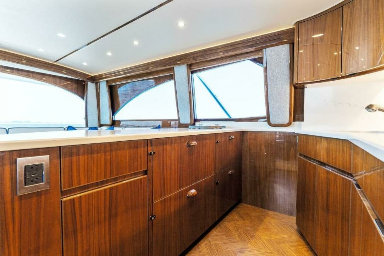 2021 Viking 54 Convertible - Photo 20