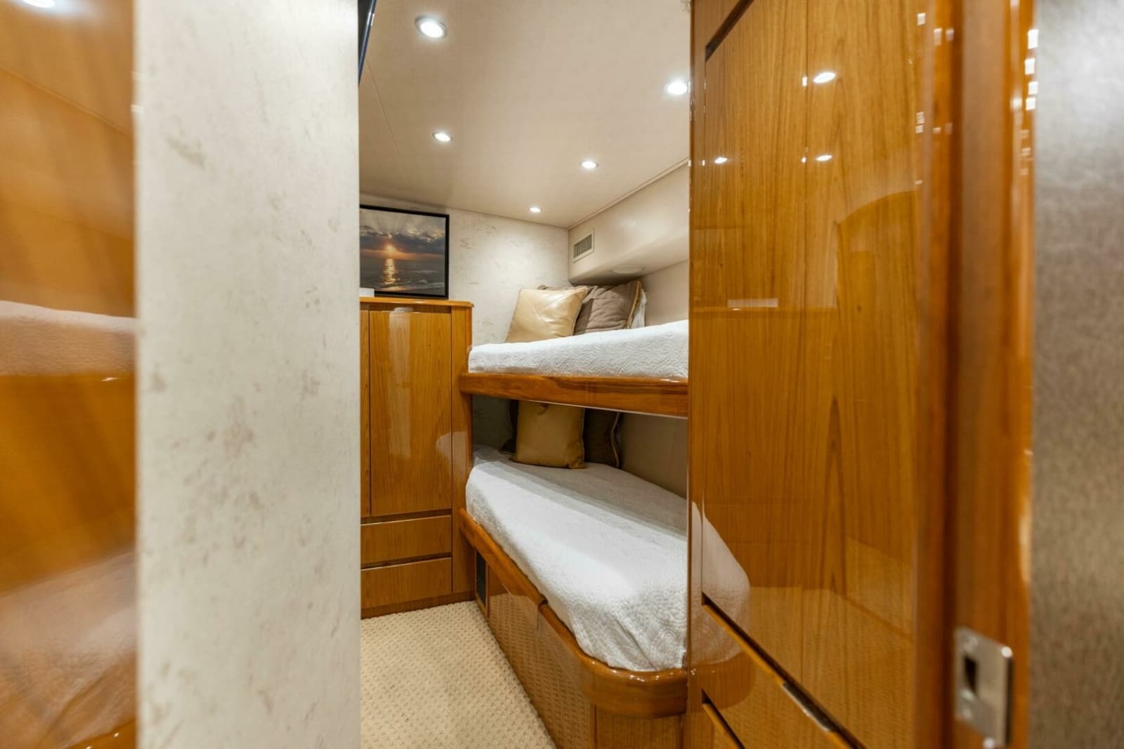 2013 Viking 76 Convertible - Photo 44