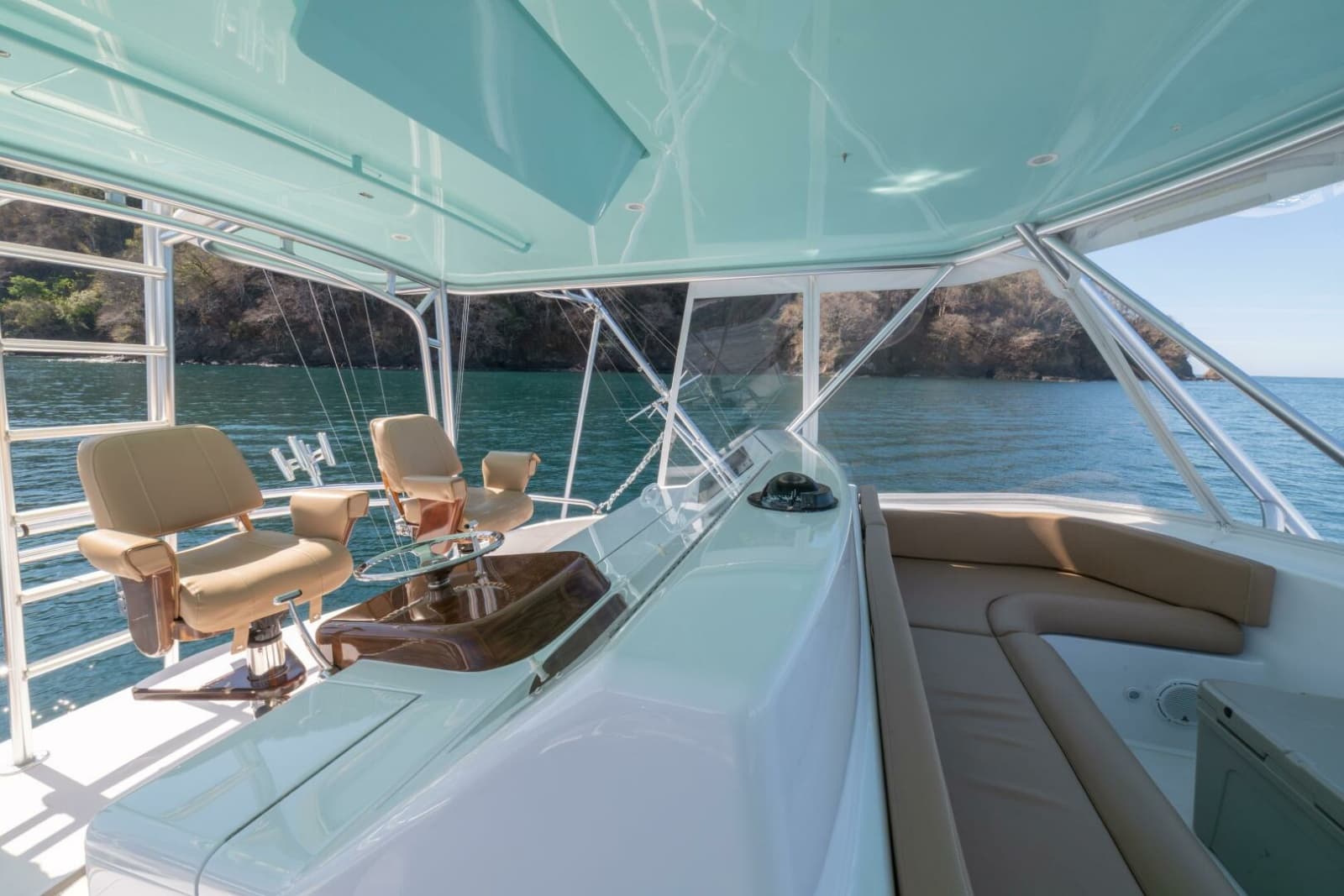 2006 Viking 56 Convertible - Photo 17