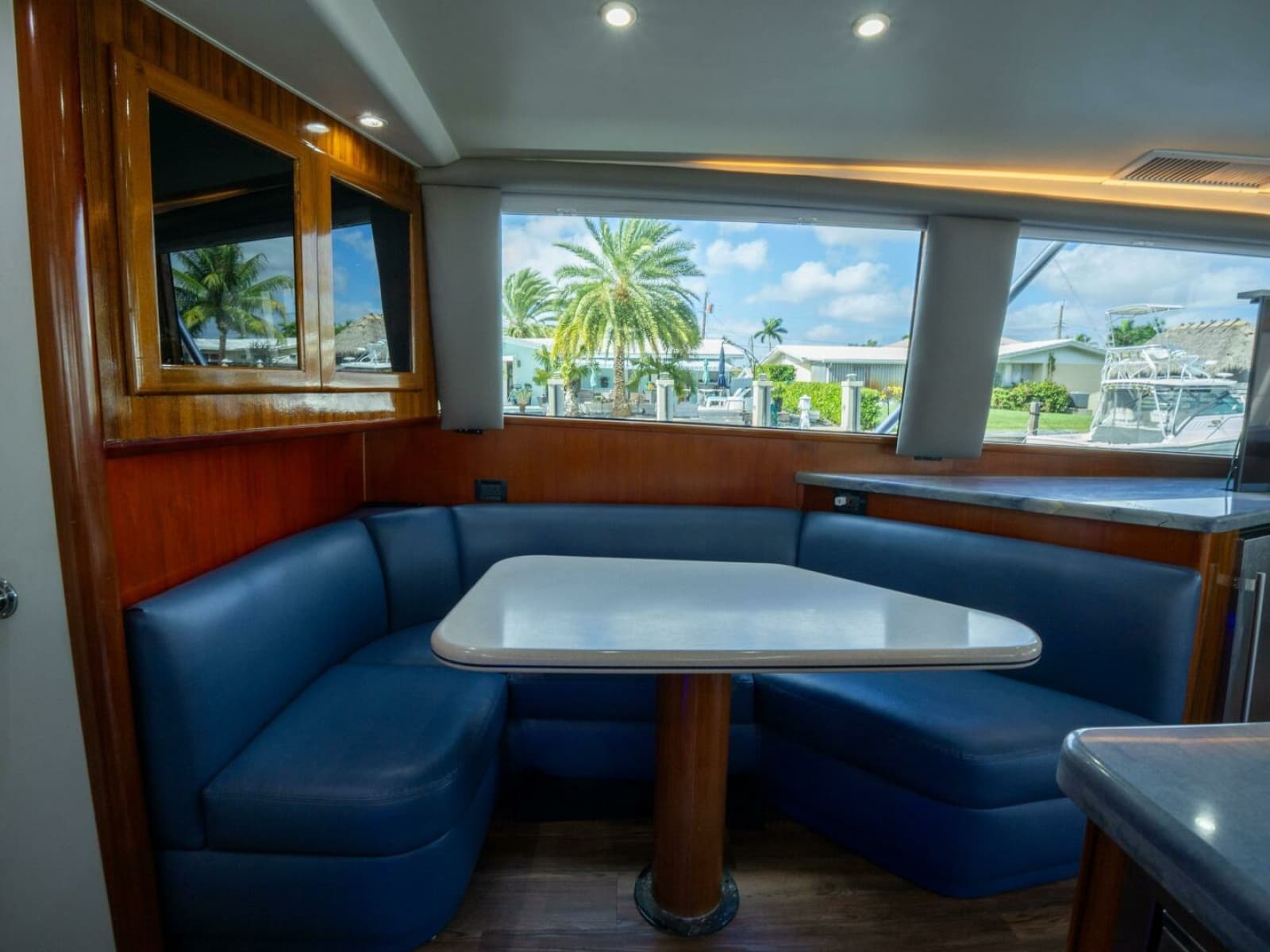 1998 Viking 58 Convertible - Photo 23