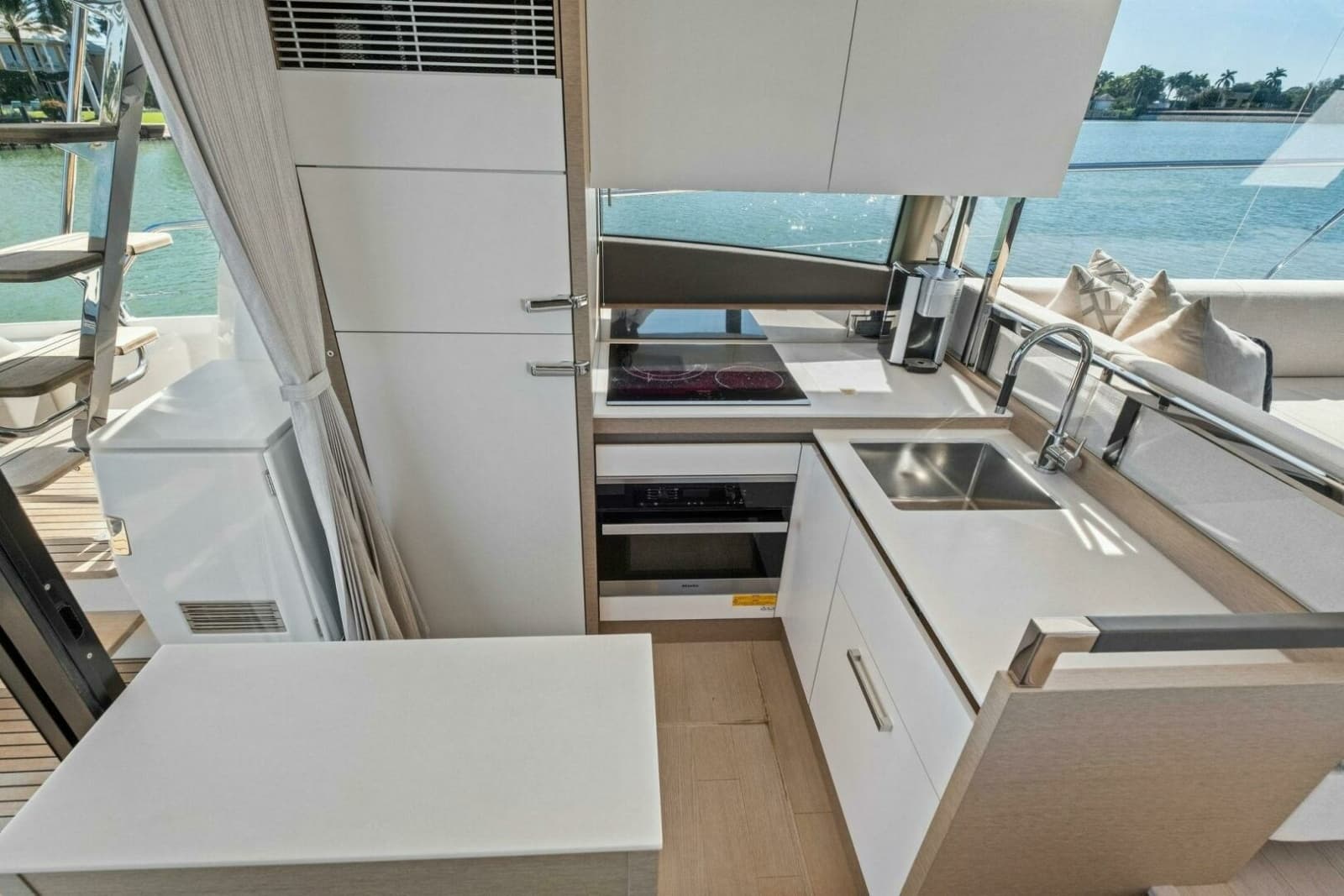 2022 Prestige 520 Flybridge - Photo 27
