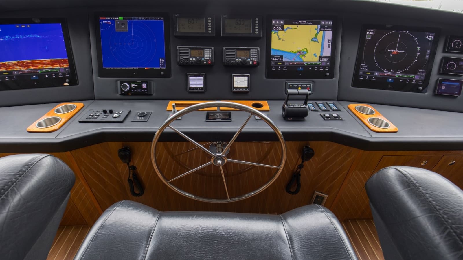 2007 Viking 74 Enclosed Bridge - Photo 31