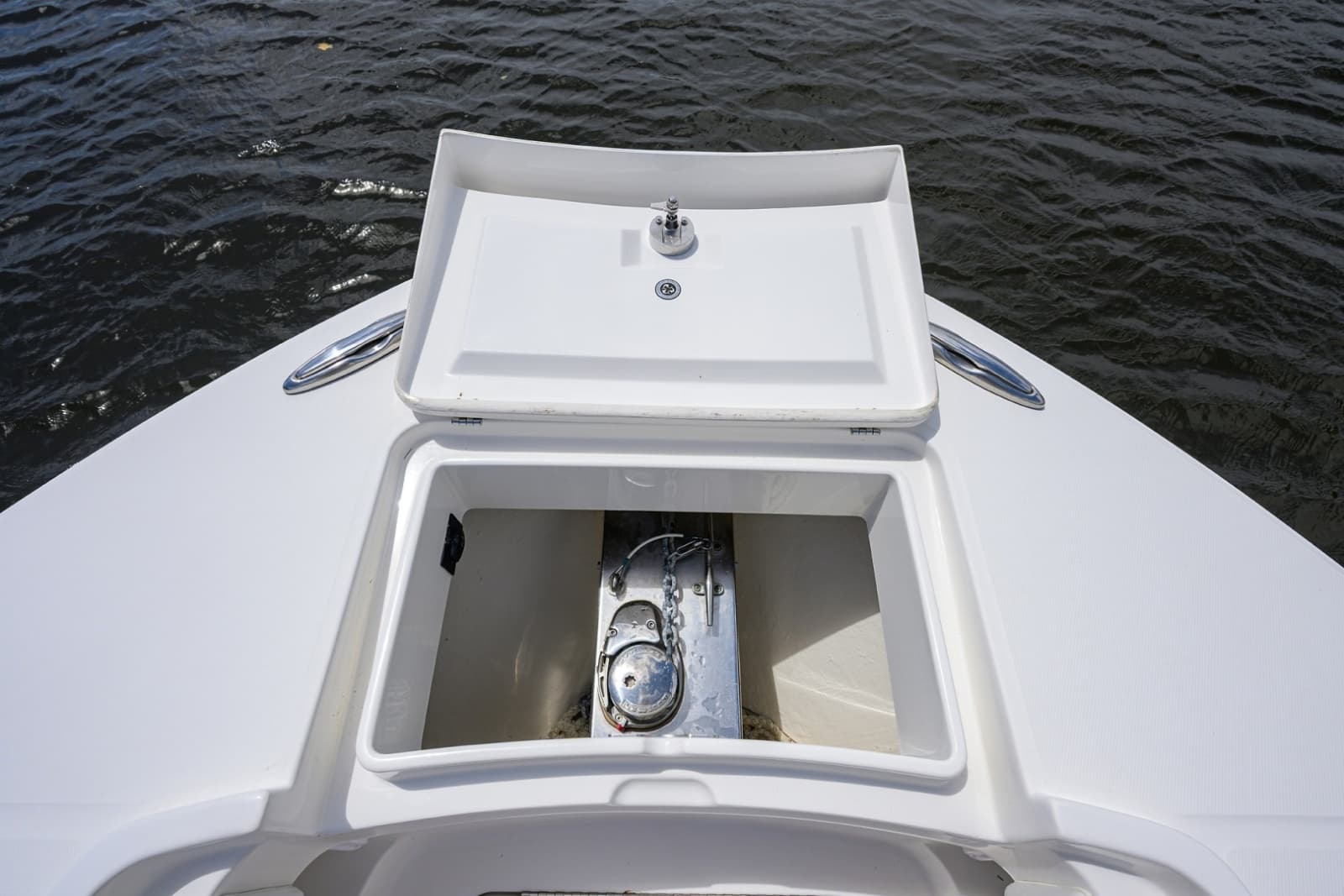 2019 Regulator 31 Center Console - Photo 17