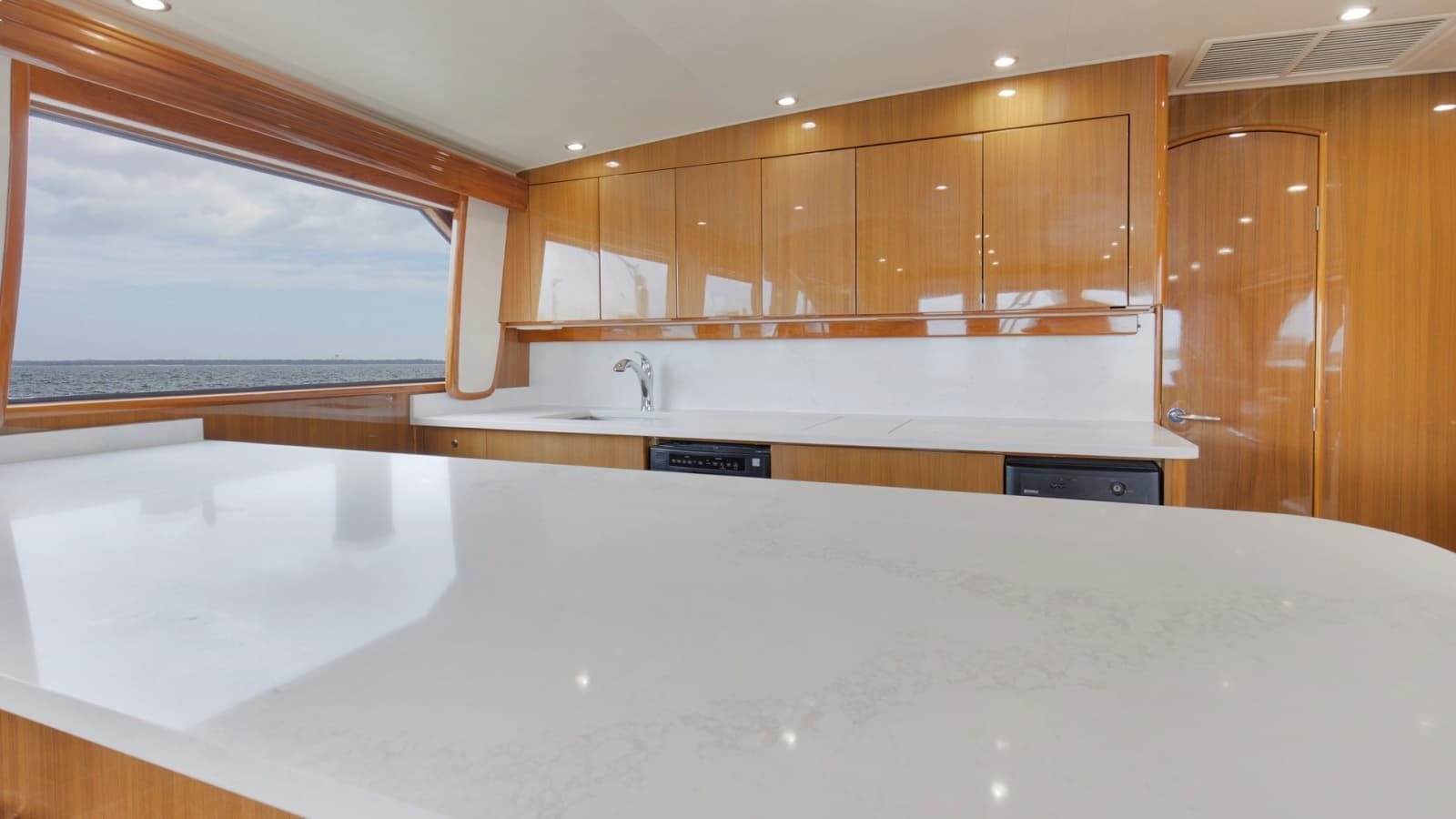 2007 Viking 74 Enclosed Bridge - Photo 10