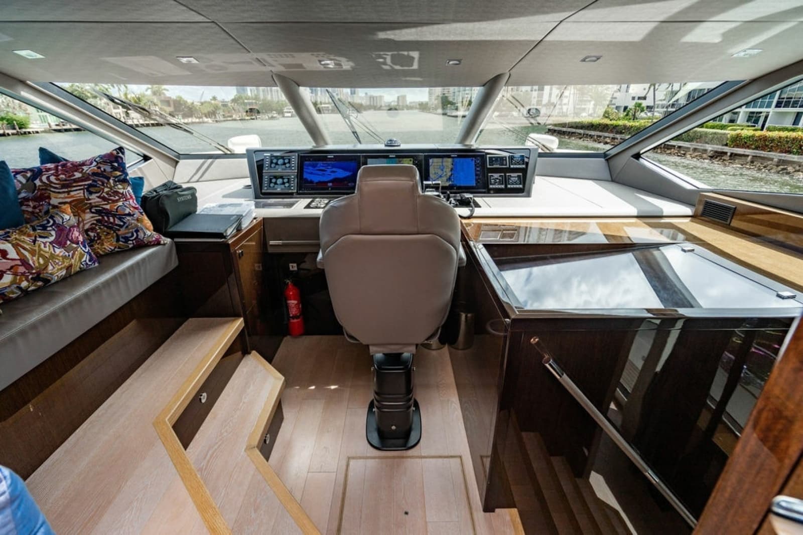 2019 Sunseeker 95 Motor Yacht - Photo 82