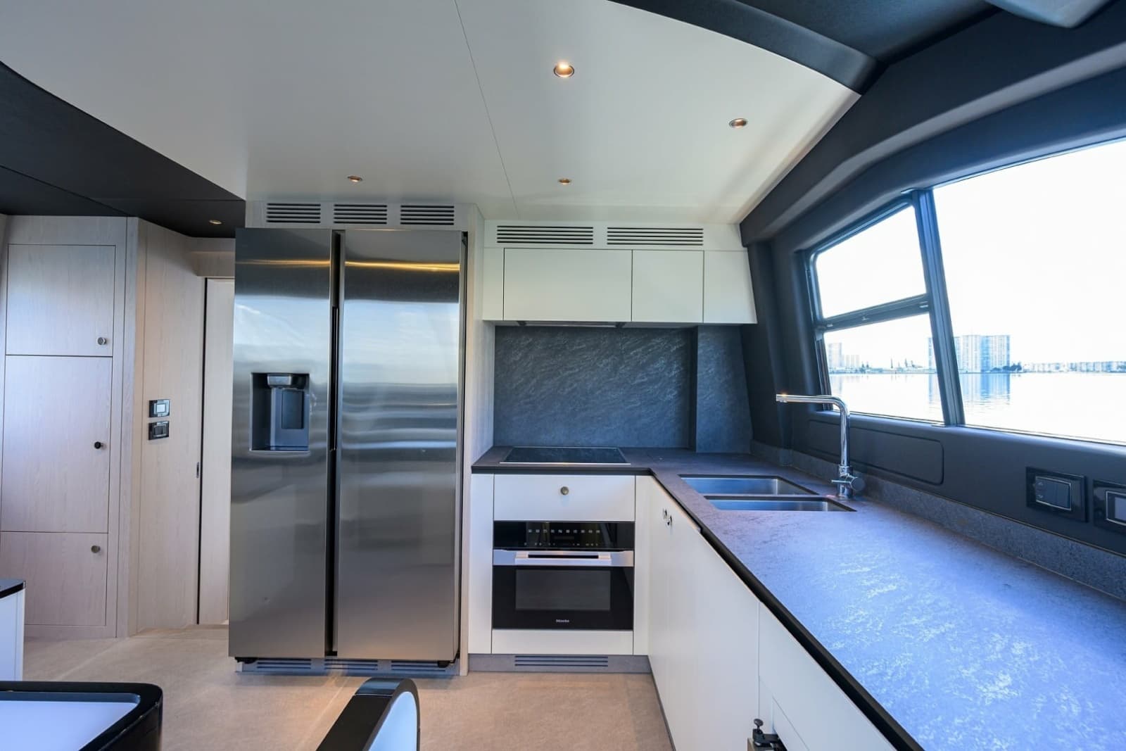 2024 Azimut Fly 78 - Photo 31