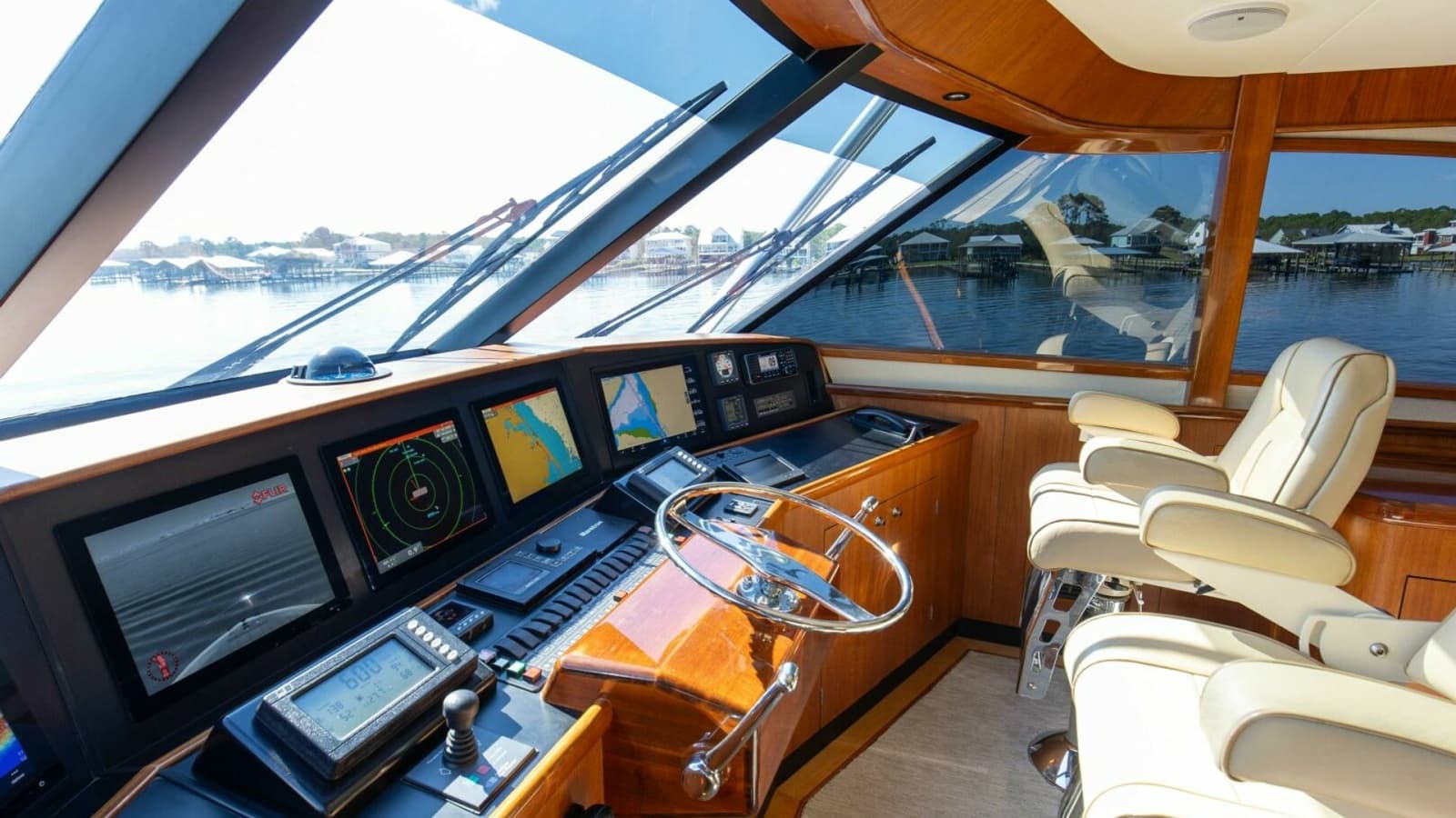 2005 Whiticar 76 Enclosed Bridge - Photo 42