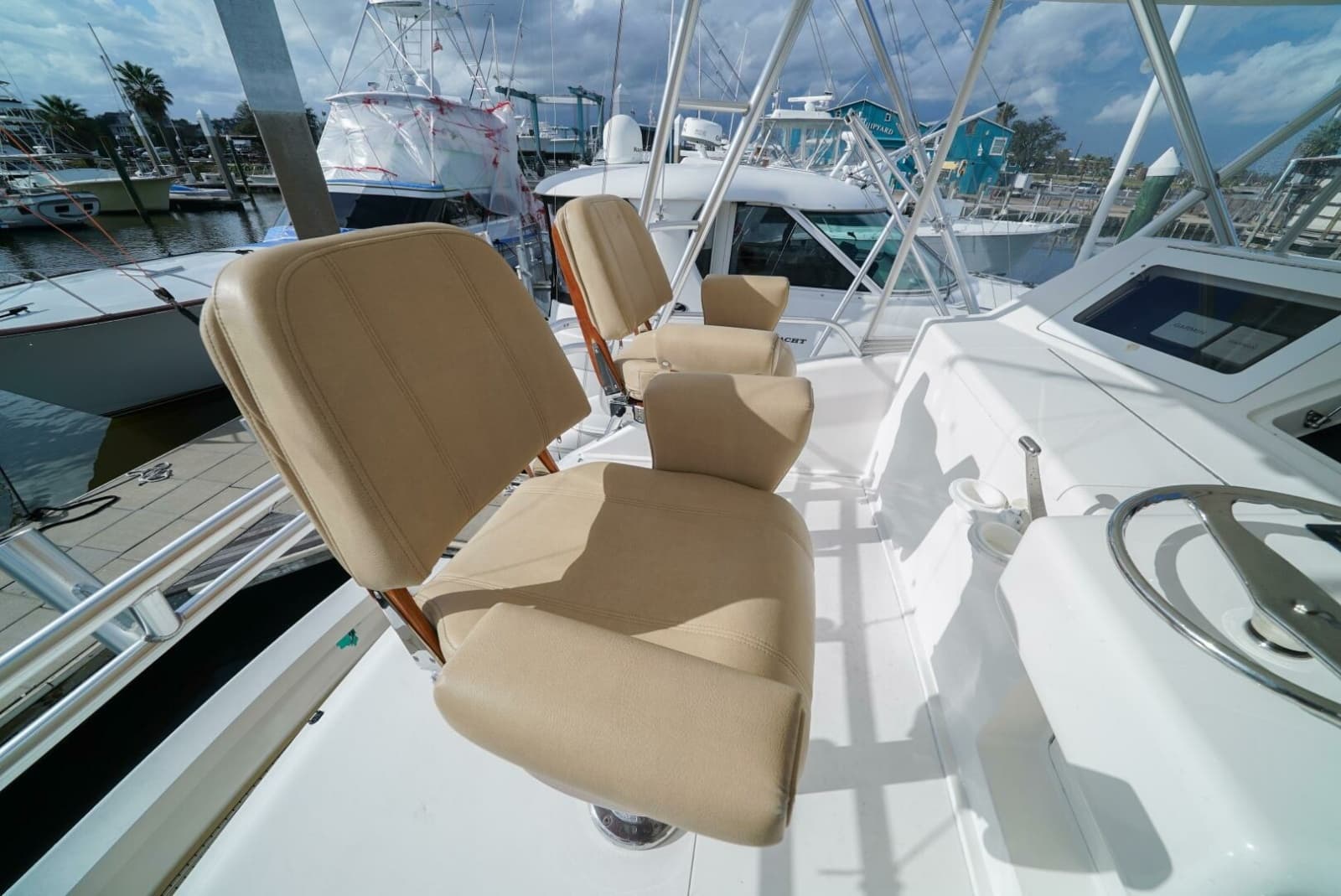 2007 Viking 45 Convertible - Photo 42