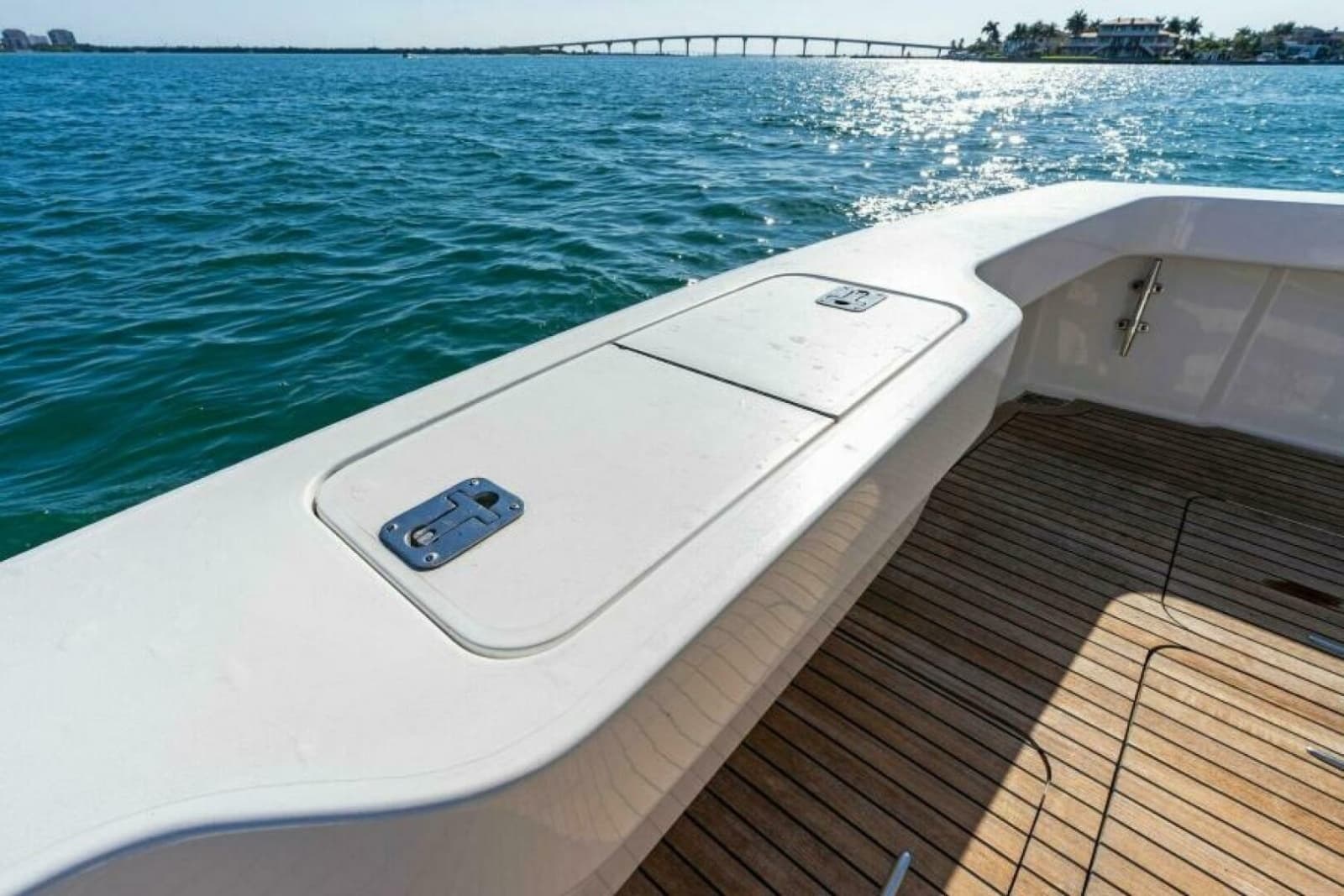 2003 Viking 48 Convertible - Photo 10