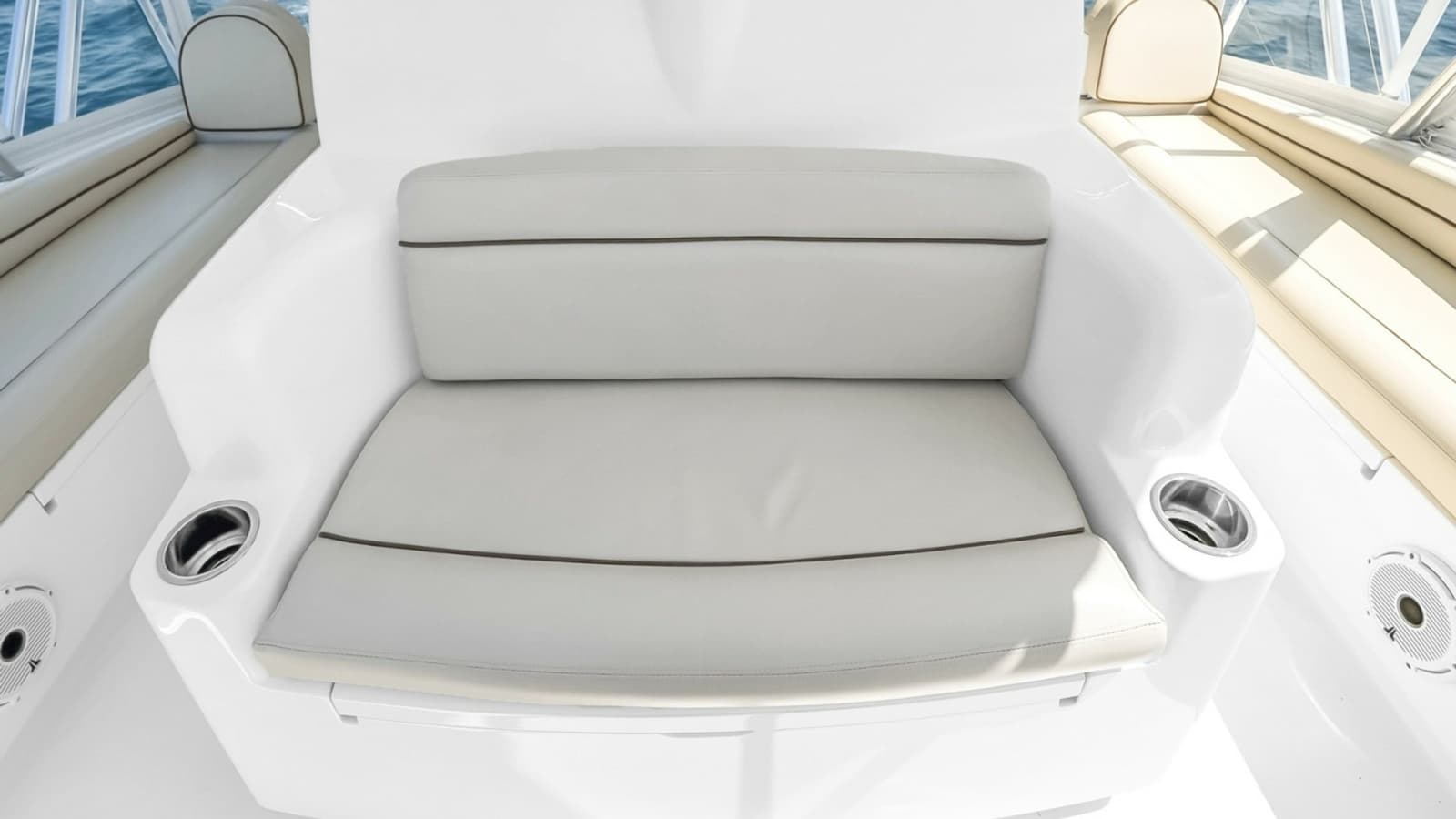 2021 Viking 48 Convertible - Photo 63