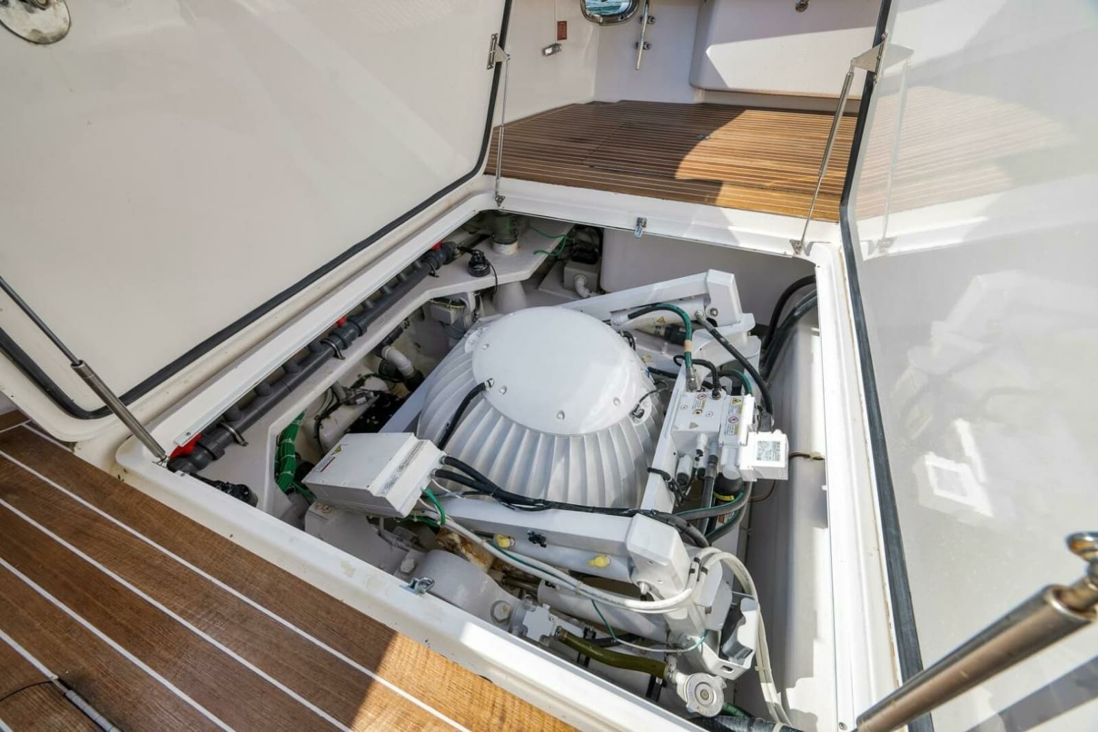 2011 Viking 76 Enclosed Bridge - Photo 93
