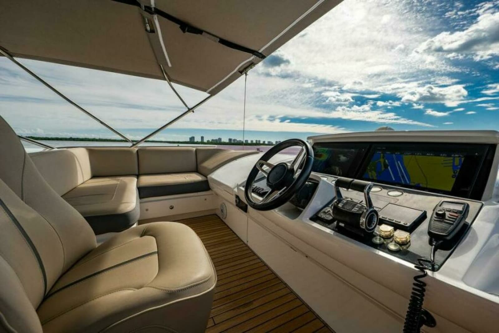2016 Princess S65 - Photo 33