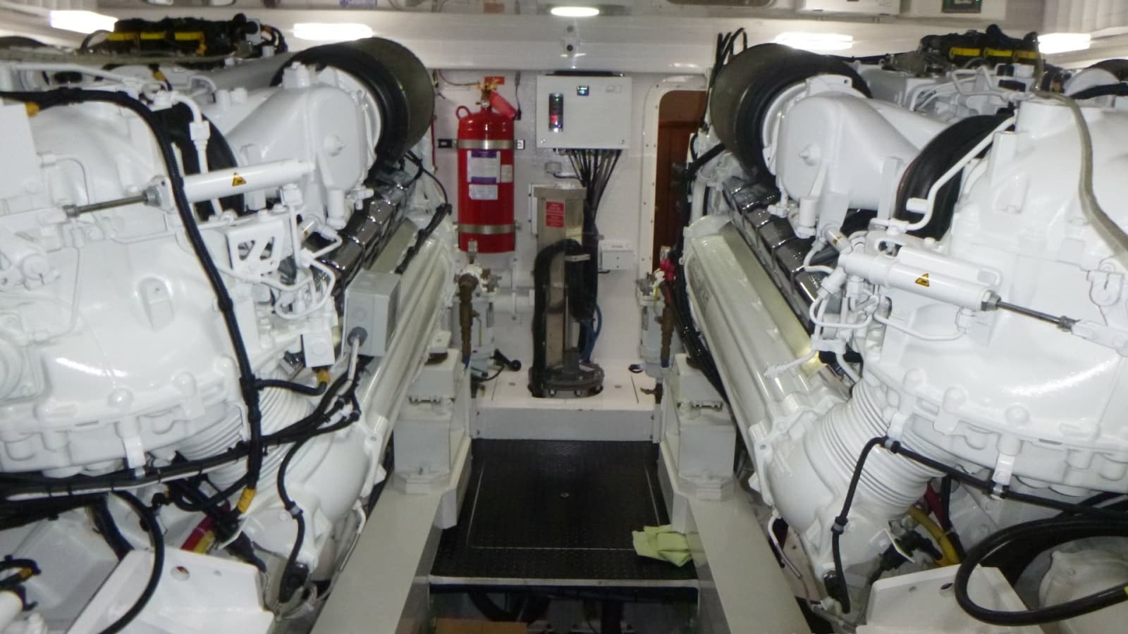 2022 Viking 68 Convertible - Photo 44