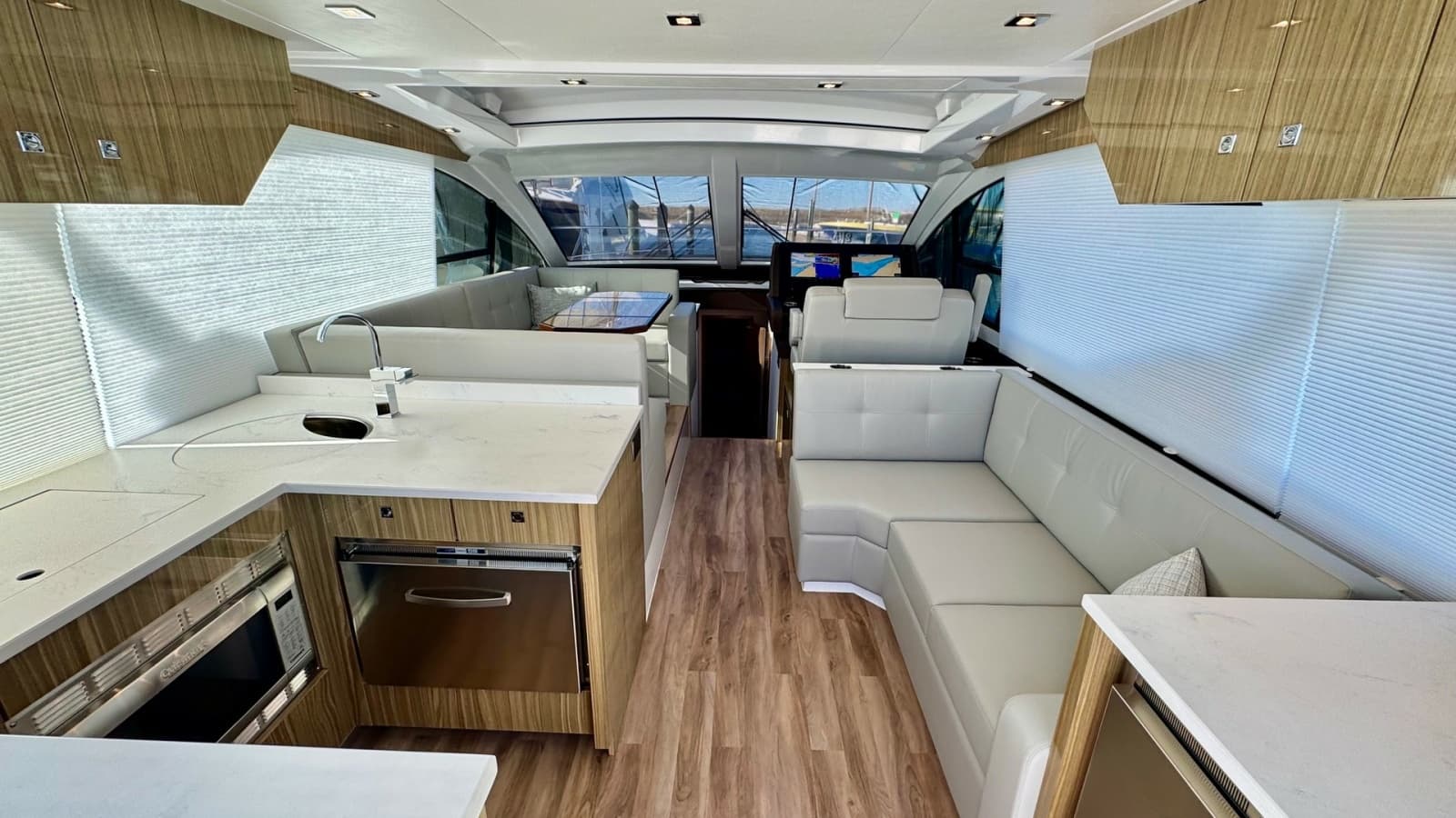 2024 Cruisers Yachts 50 Cantius - Photo 3